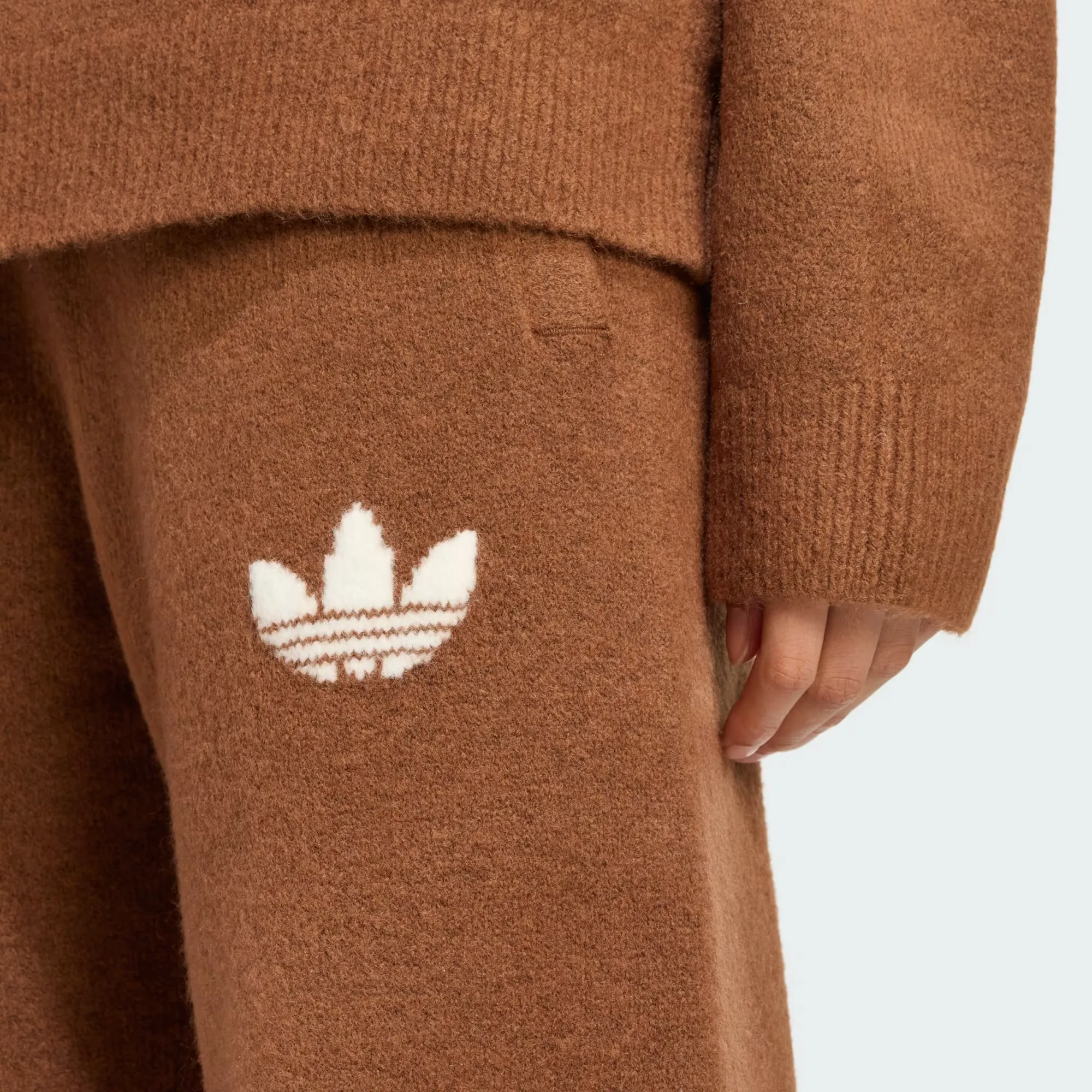 000000_adidas-Originals-Athletic-Dept-Knit-Pants-WMNS_Preloved-Brown_KF2535_img4