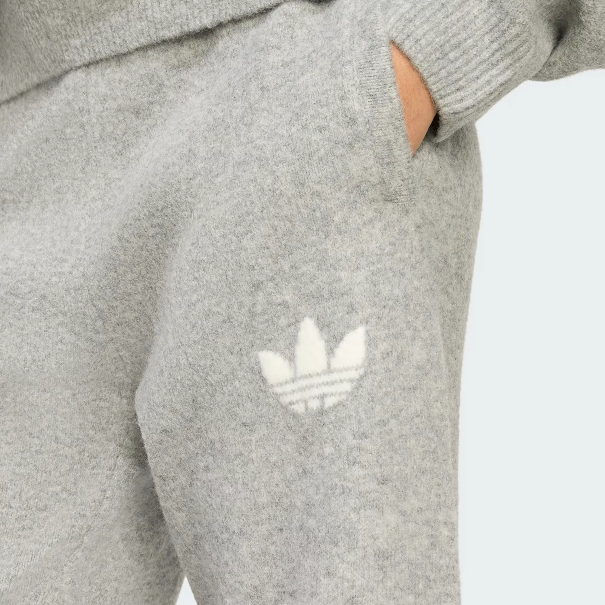 000000_adidas-Originals-Athletic-Dept-Mesh-Pants-WMNS_Medium-Grey-Heather_KF2534_img4
