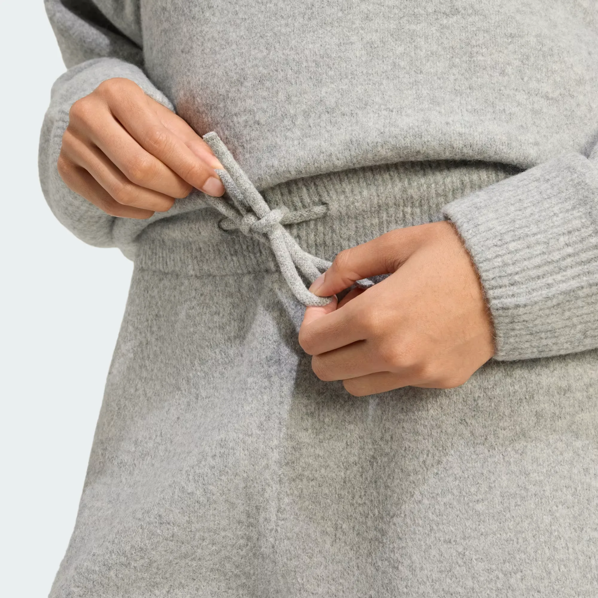 000000_adidas-Originals-Athletic-Dept-Mesh-Pants-WMNS_Medium-Grey-Heather_KF2534_img5