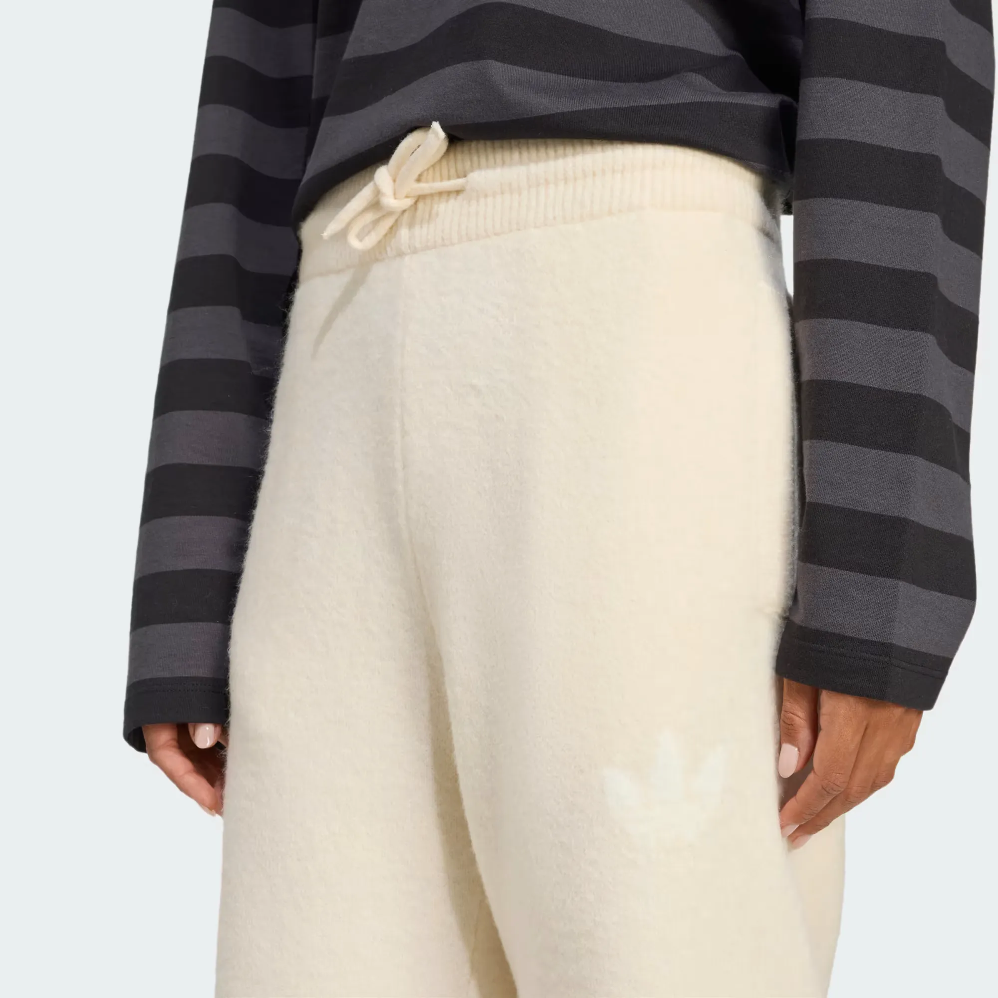000000_adidas-Originals-Athletic-Dept-Knit-Pants-WMNS_Wonder-White_KF2536_img5