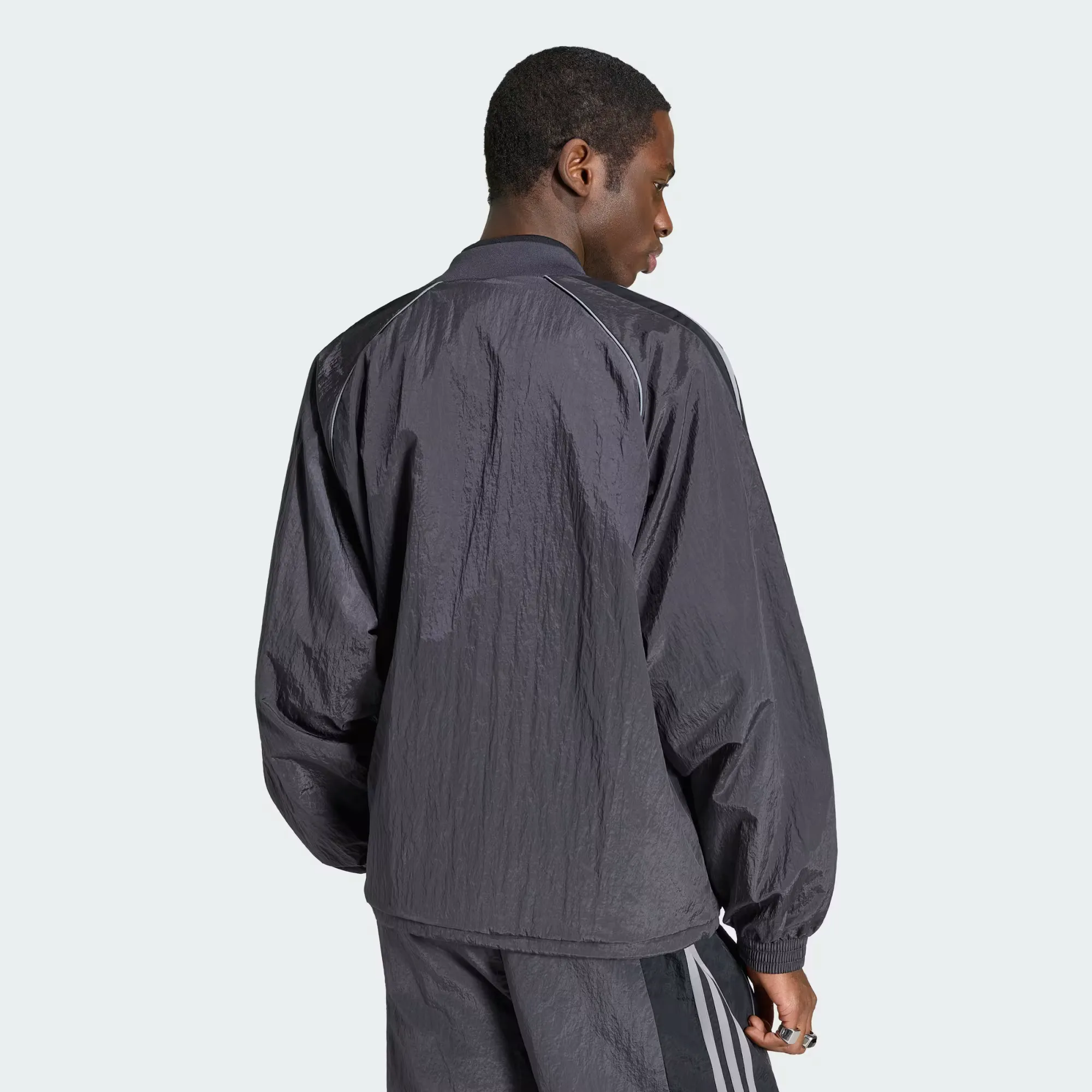 000000_adidas-Adilenium-Season-5-Track-Jacket_Utility-Black_KX4831_img1