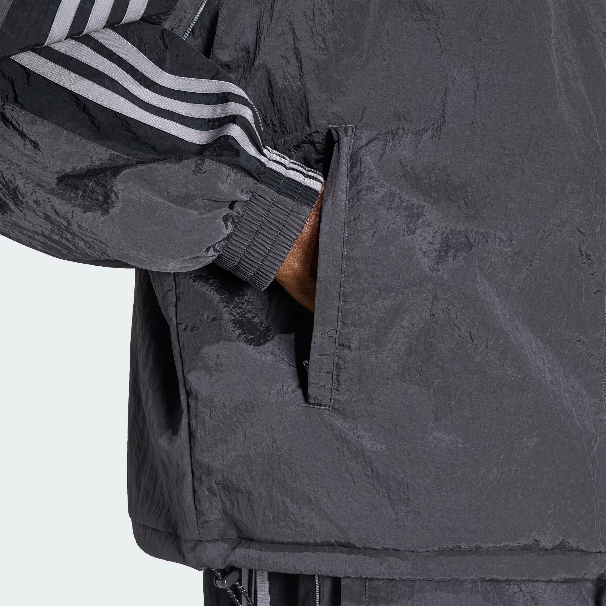 000000_adidas-Adilenium-Season-5-Track-Jacket_Utility-Black_KX4831_img5