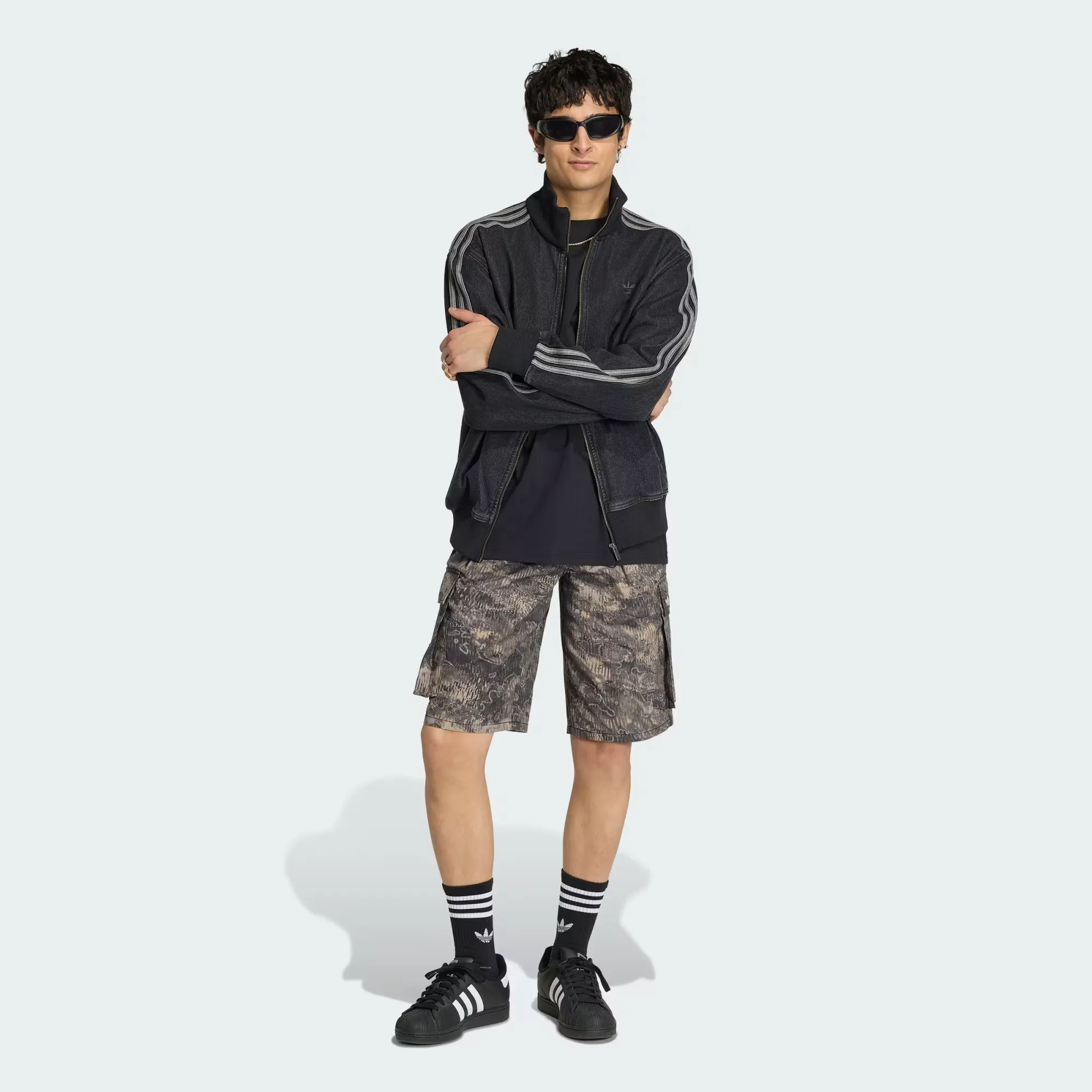 000000_adidas-Adilenium-Season-5-AOP-Cargo-Shorts_Chalk-Pearl-Wonder-Taupe_KX4829_img2