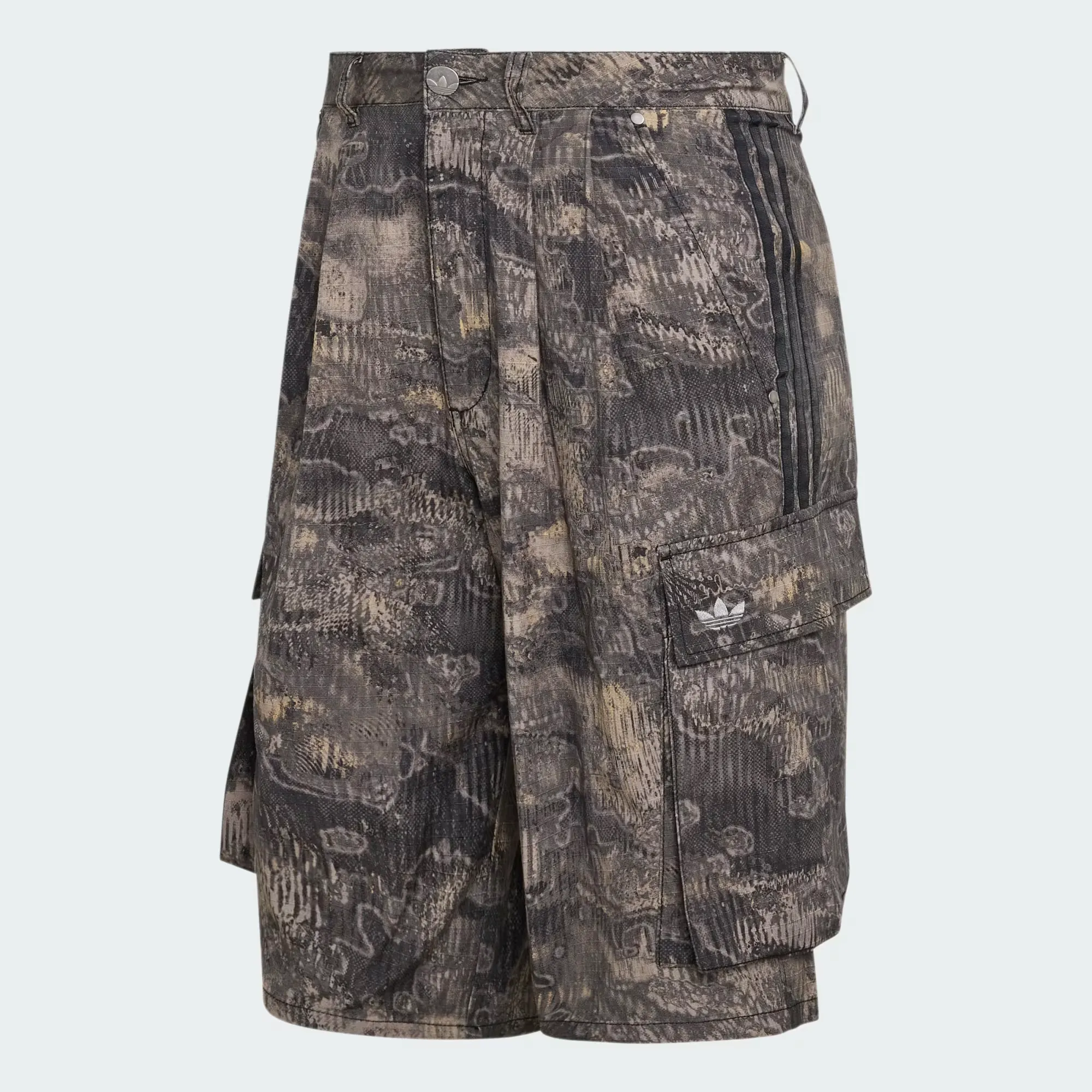 000000_adidas-Adilenium-Season-5-AOP-Cargo-Shorts_Chalk-Pearl-Wonder-Taupe_KX4829_img3