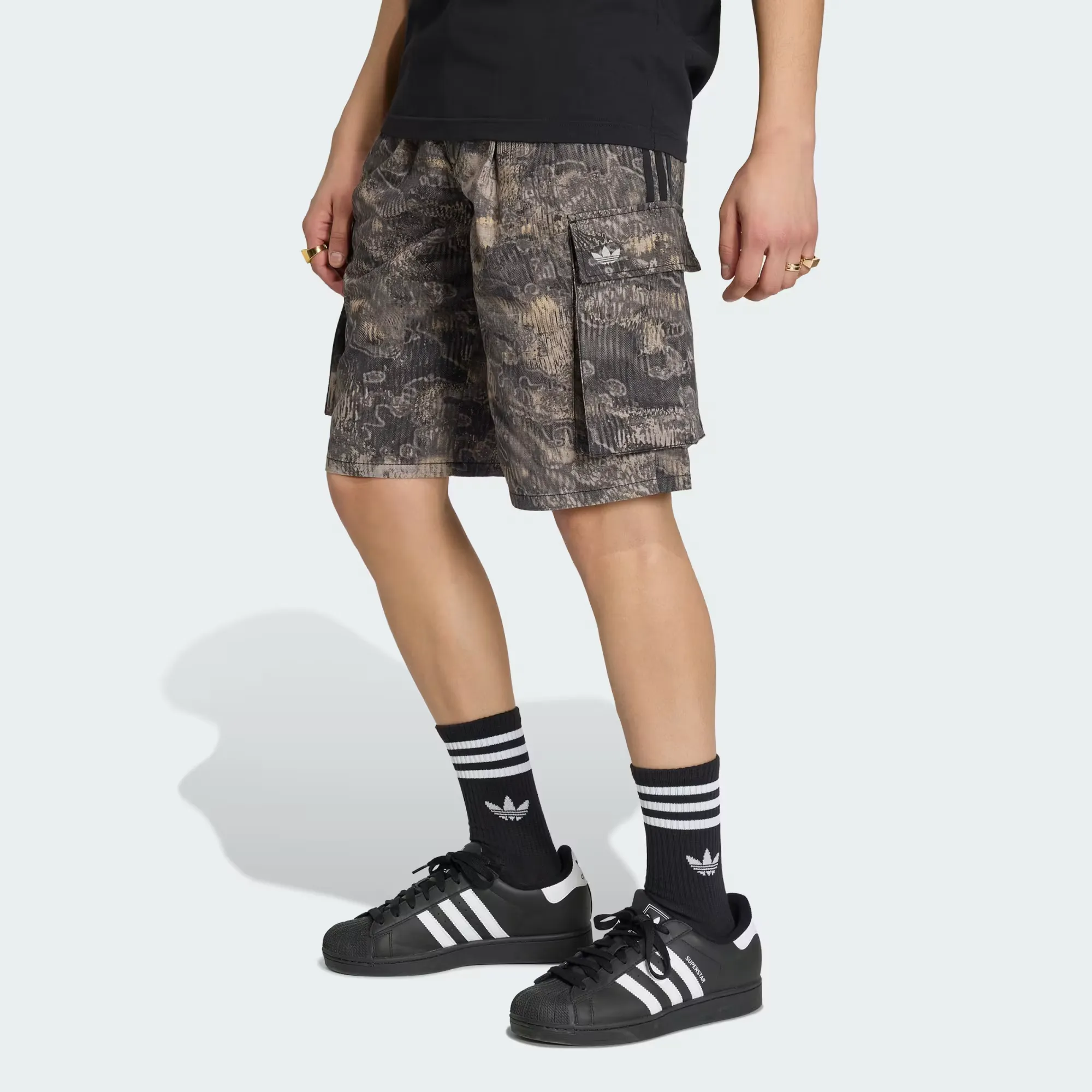 000000_adidas-Adilenium-Season-5-AOP-Cargo-Shorts_Chalk-Pearl-Wonder-Taupe_KX4829_img0