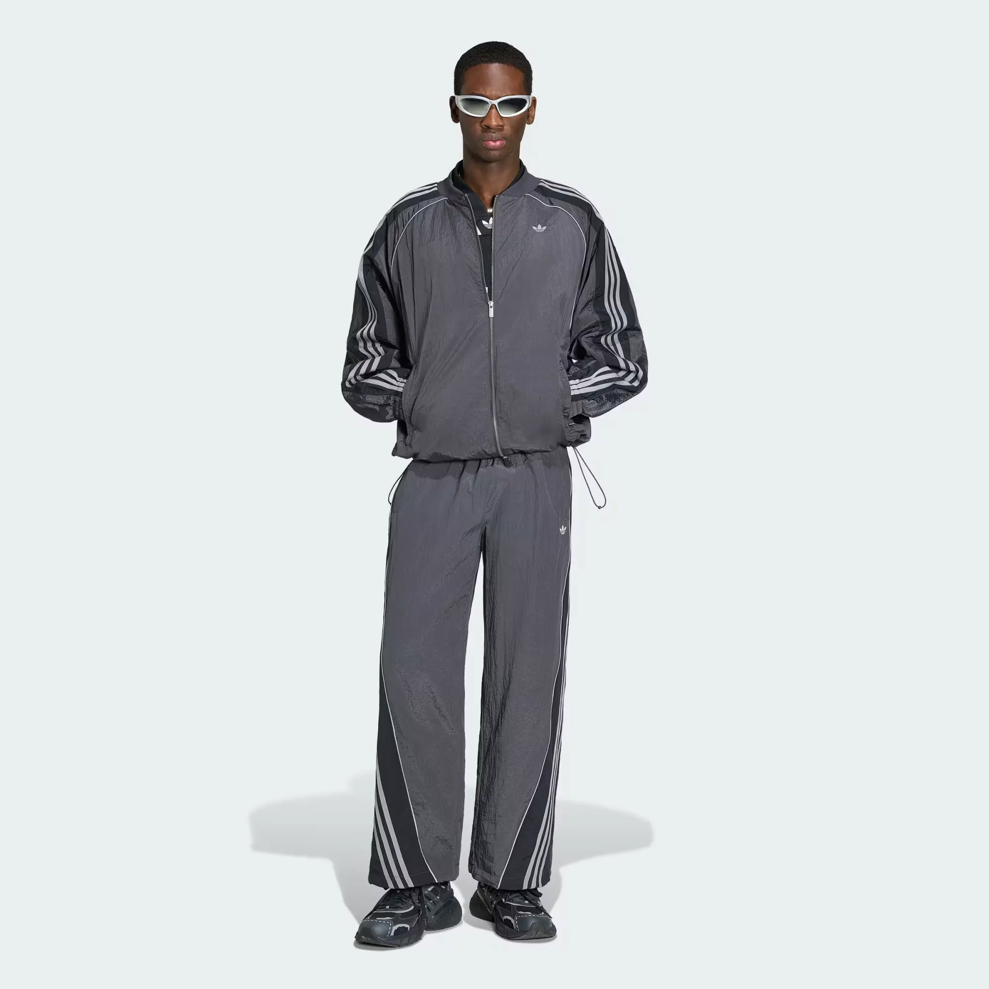 000000_adidas-Adilenium-Season-5-Track-Pants_Utility-Black_KX4833_img2