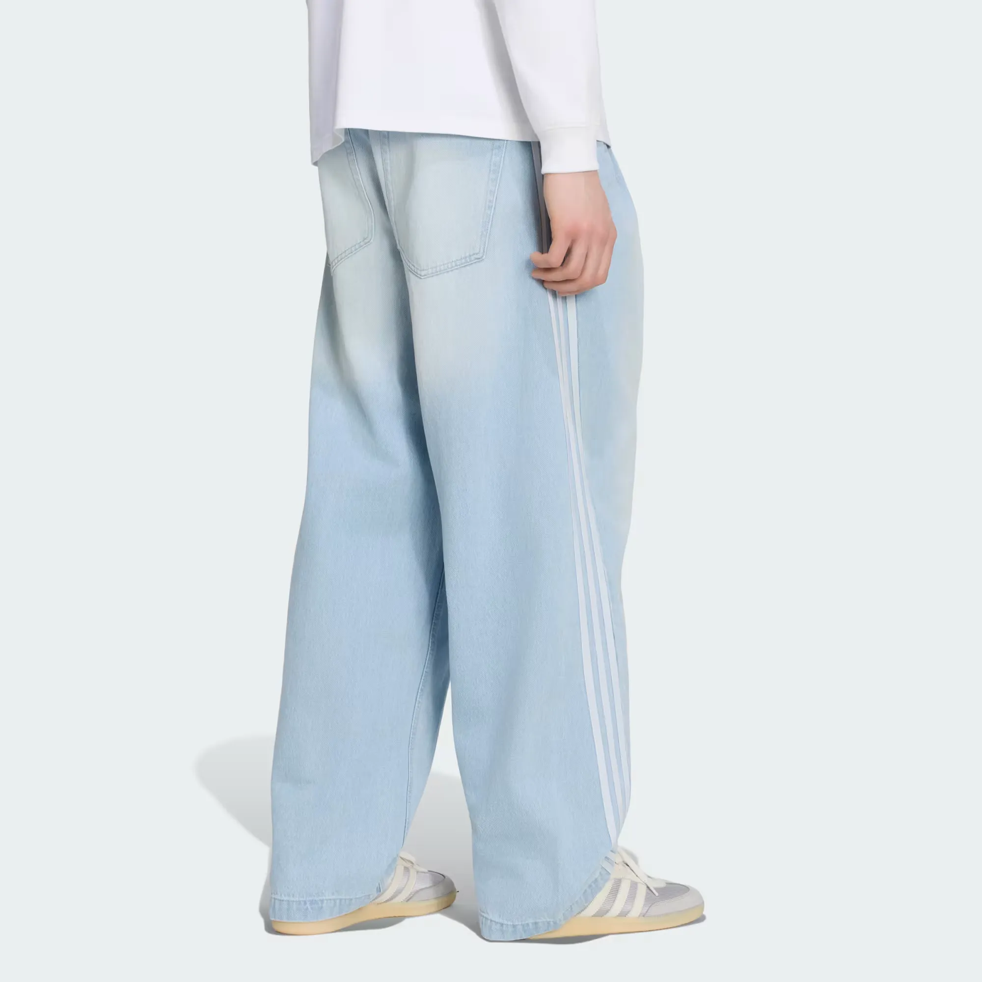 000000_adidas-Adilenium-Season-5-Denim-Jeans_Light-Blue_KX4822_img1