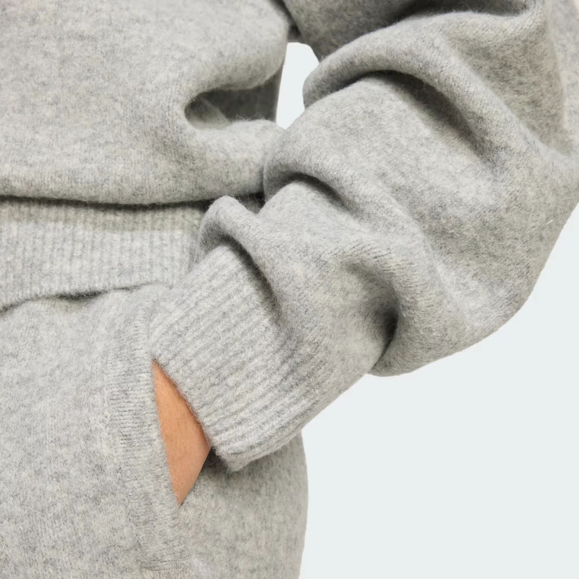 000000_adidas-Originals-Athletic-Dept-Knit-Sweater-WMNS_Medium-Grey-Heather_KF2341_img5