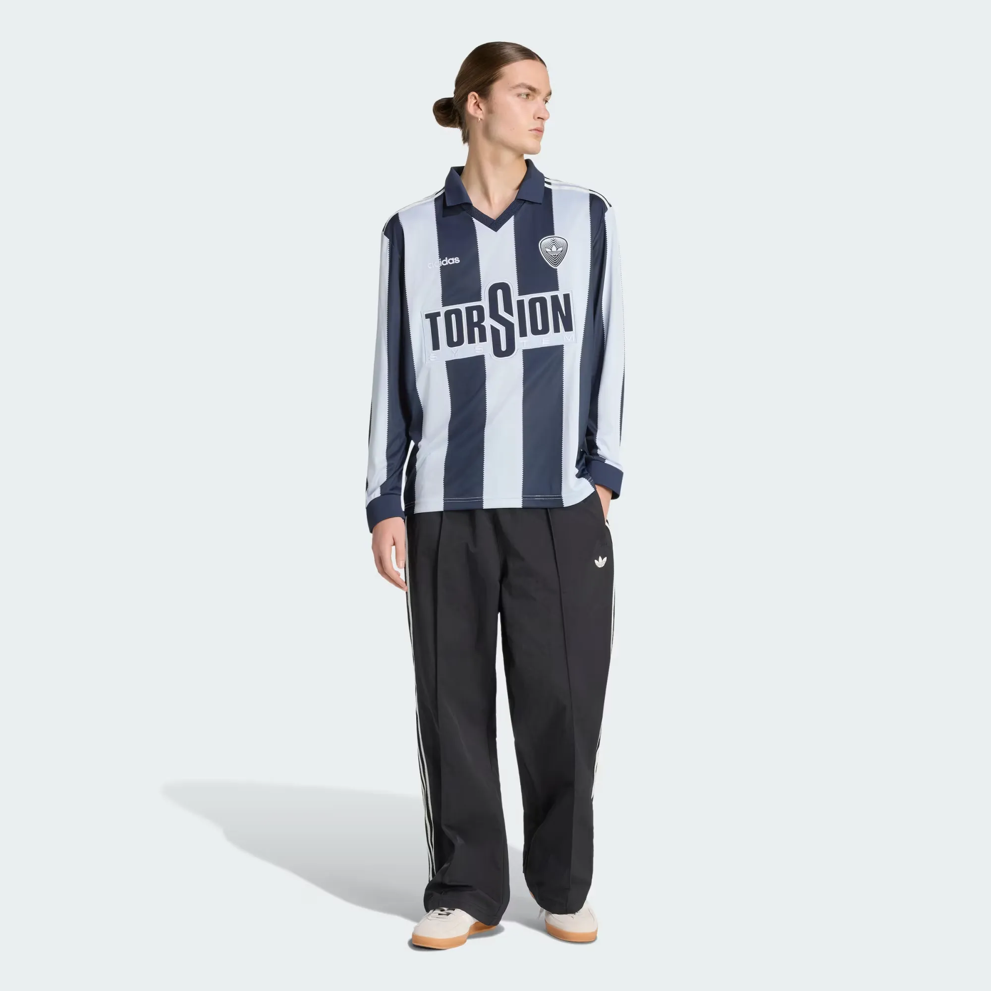 000000_adidas-Britcore-Jersey_Night-Indigo-Crystal-Sky_HZ3787_img2