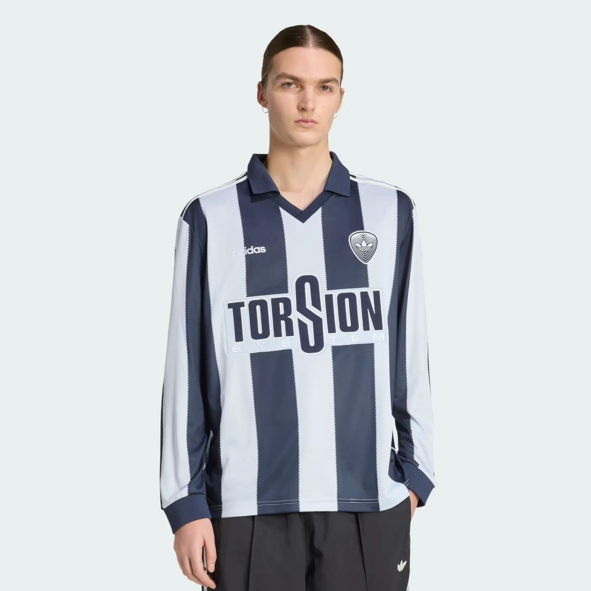 000000_adidas-Britcore-Jersey_Night-Indigo-Crystal-Sky_HZ3787_img0