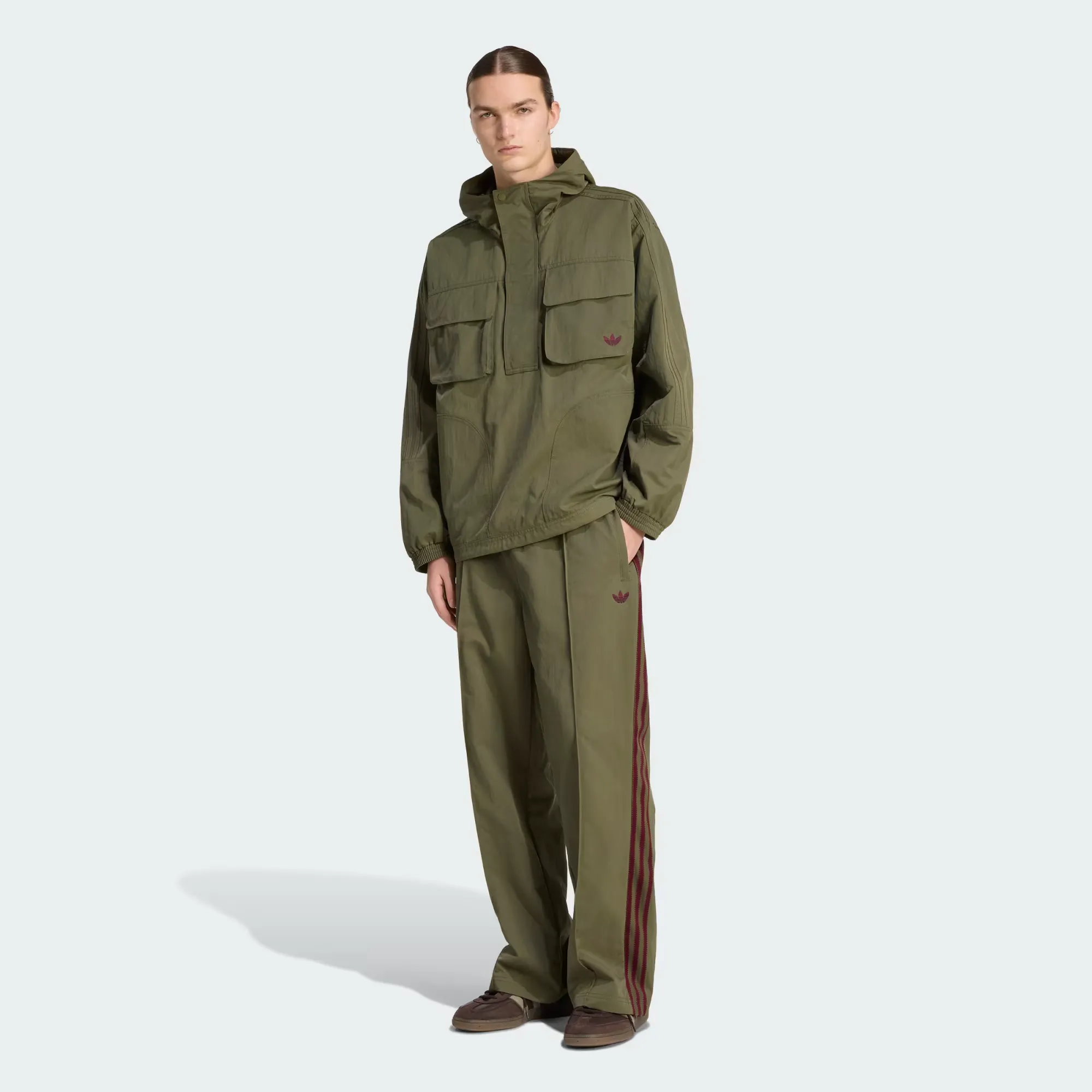 000000_adidas-Originals-Britcore-Track-Pants_Olive-Strata_KW2022_img2
