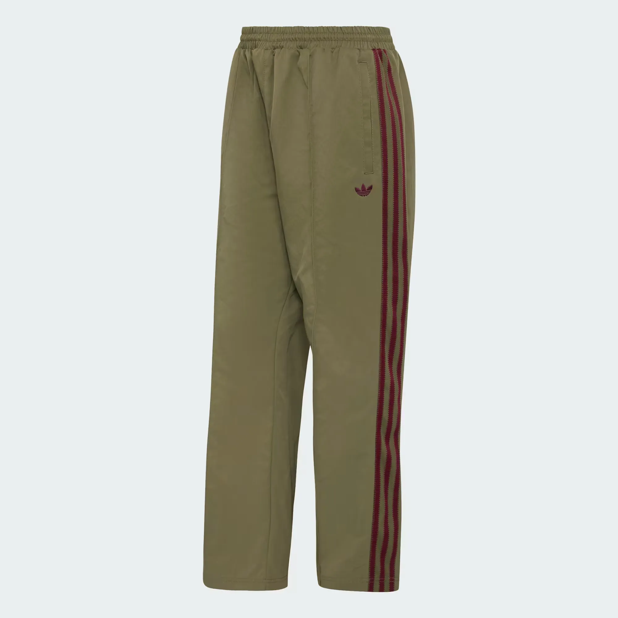 000000_adidas-Originals-Britcore-Track-Pants_Olive-Strata_KW2022_img3