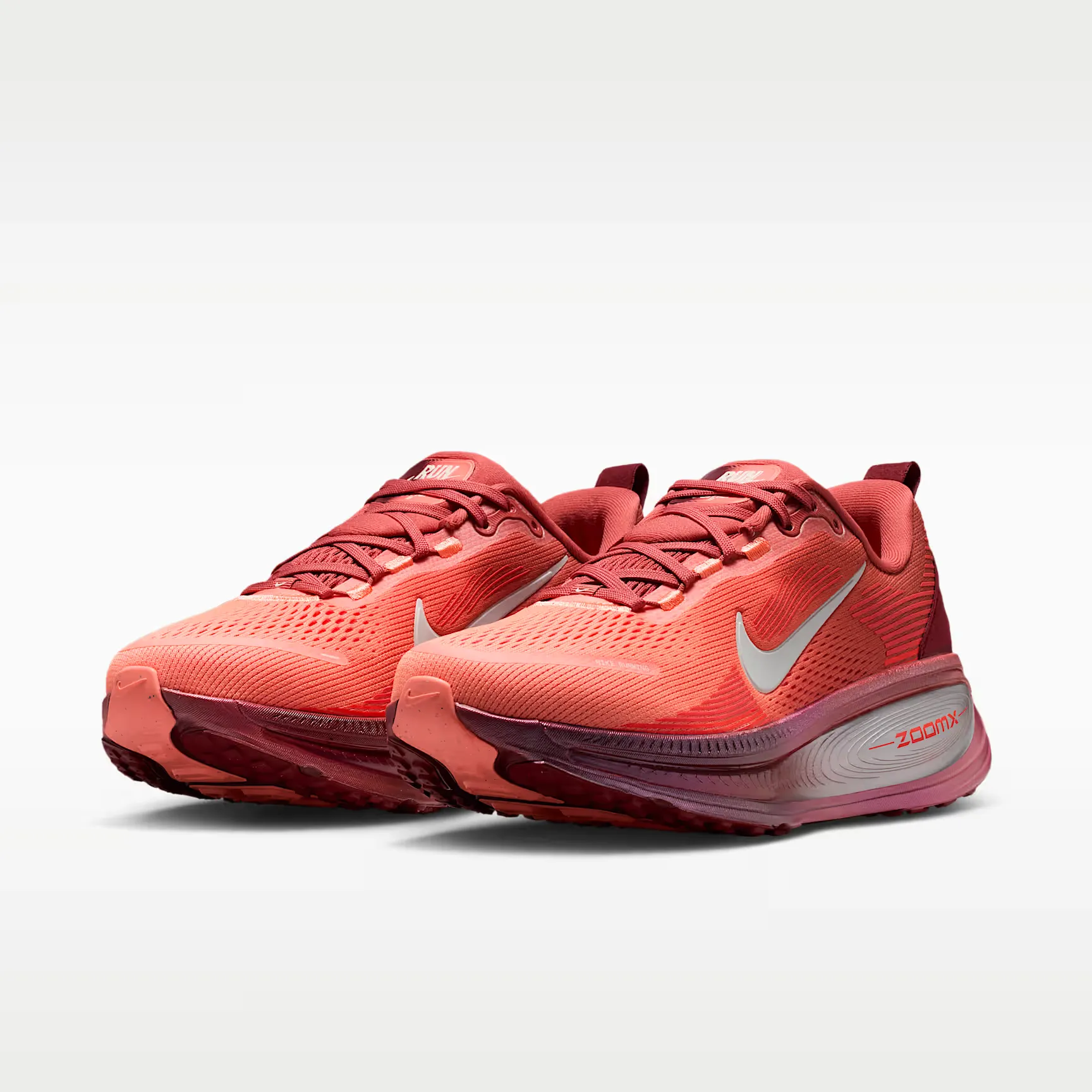 000000_Nike-Vomero-18-SE-WMNS_Light-Redwood_IO8250-800_img4