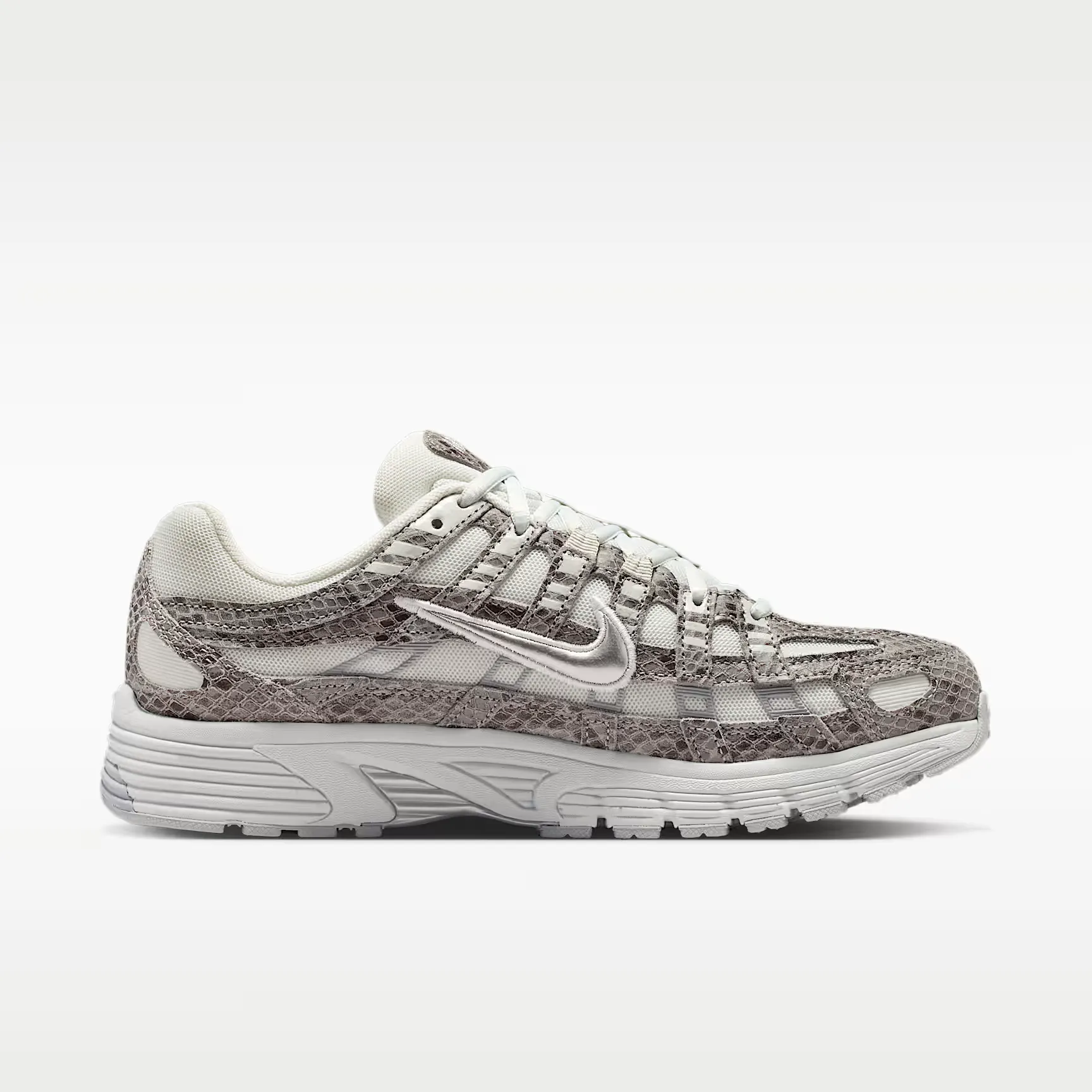 000000_Nike-P-6000-SE-WMNS_Off-White-Snakeskin_IH4451-101_img2