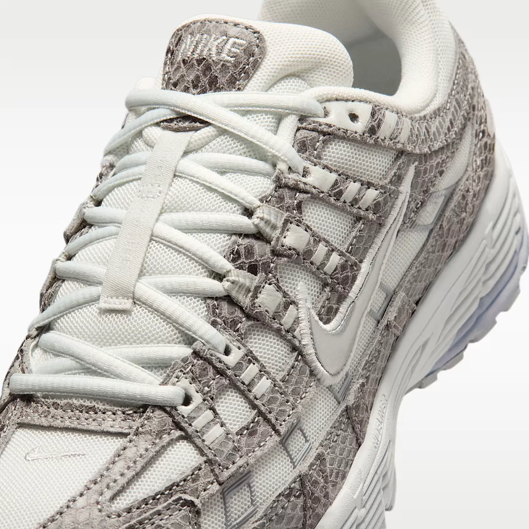 000000_Nike-P-6000-SE-WMNS_Off-White-Snakeskin_IH4451-101_img6
