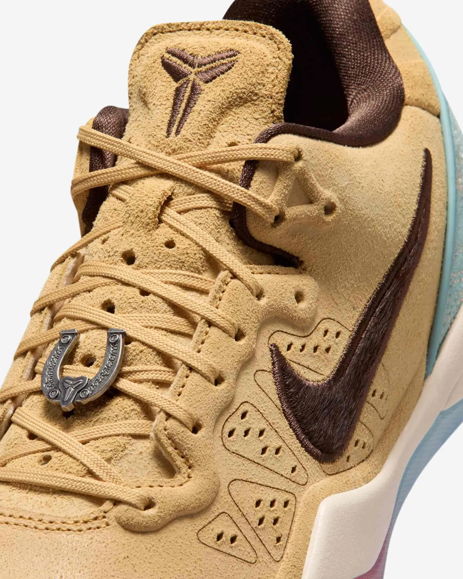 000000_Nike-Kobe-8-Protro_Siempre-Hermanos_IM1820-100_img6