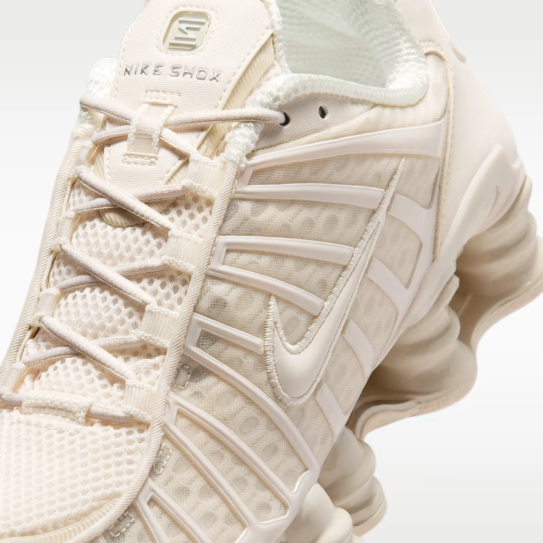 000000_Nike-Shox-TL-WMNS_Chalk_AR3566-107_img6