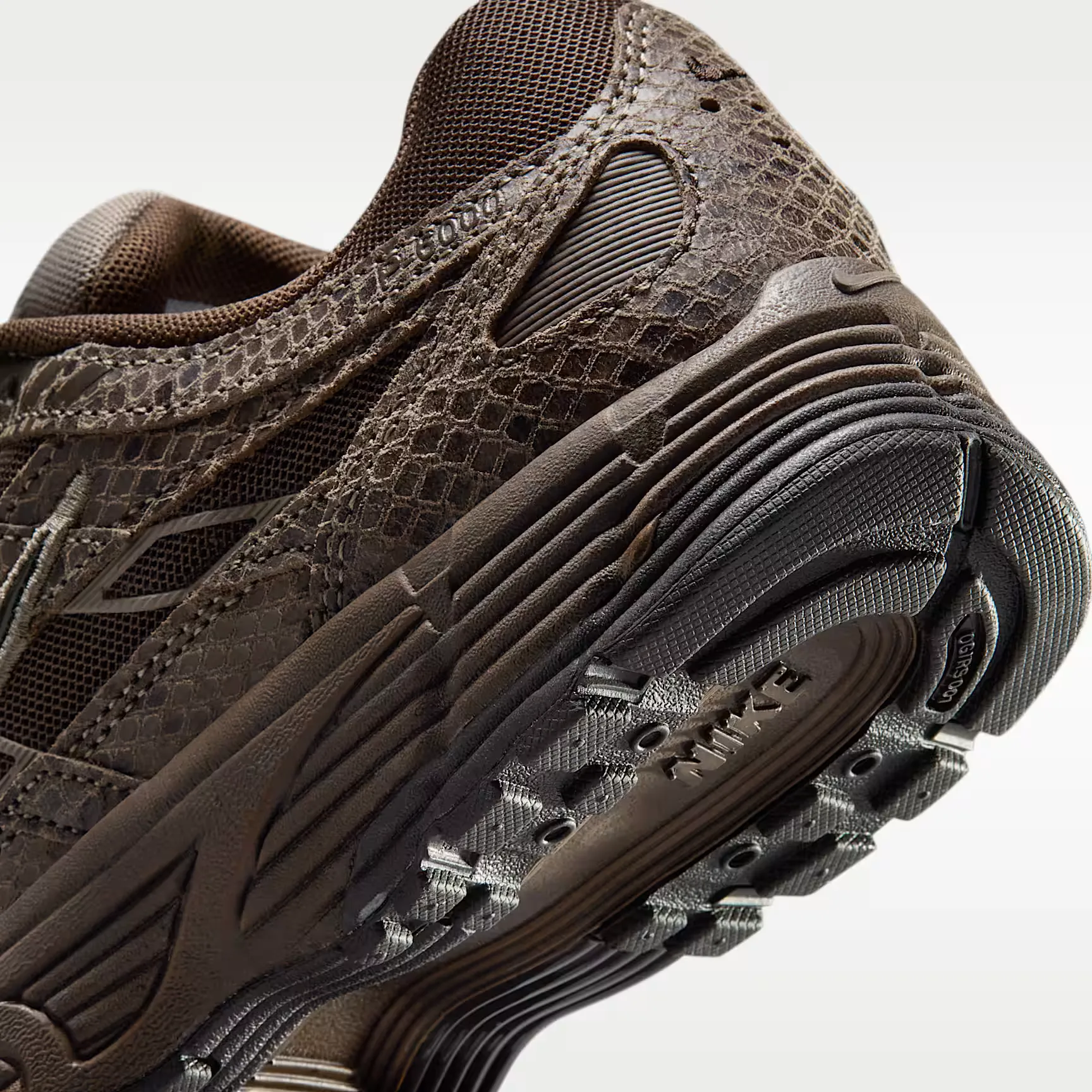 000000_Nike-P-6000-SE-WMNS_Velvet-Brown_IH4451-200_img7