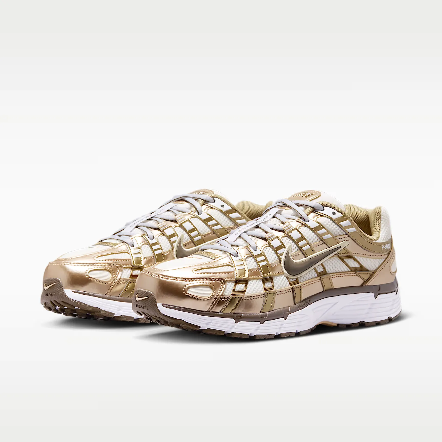 000000_Nike-P-6000-WMNS_Sail-Linen-Dark-Hazel_IO3496-104_img4