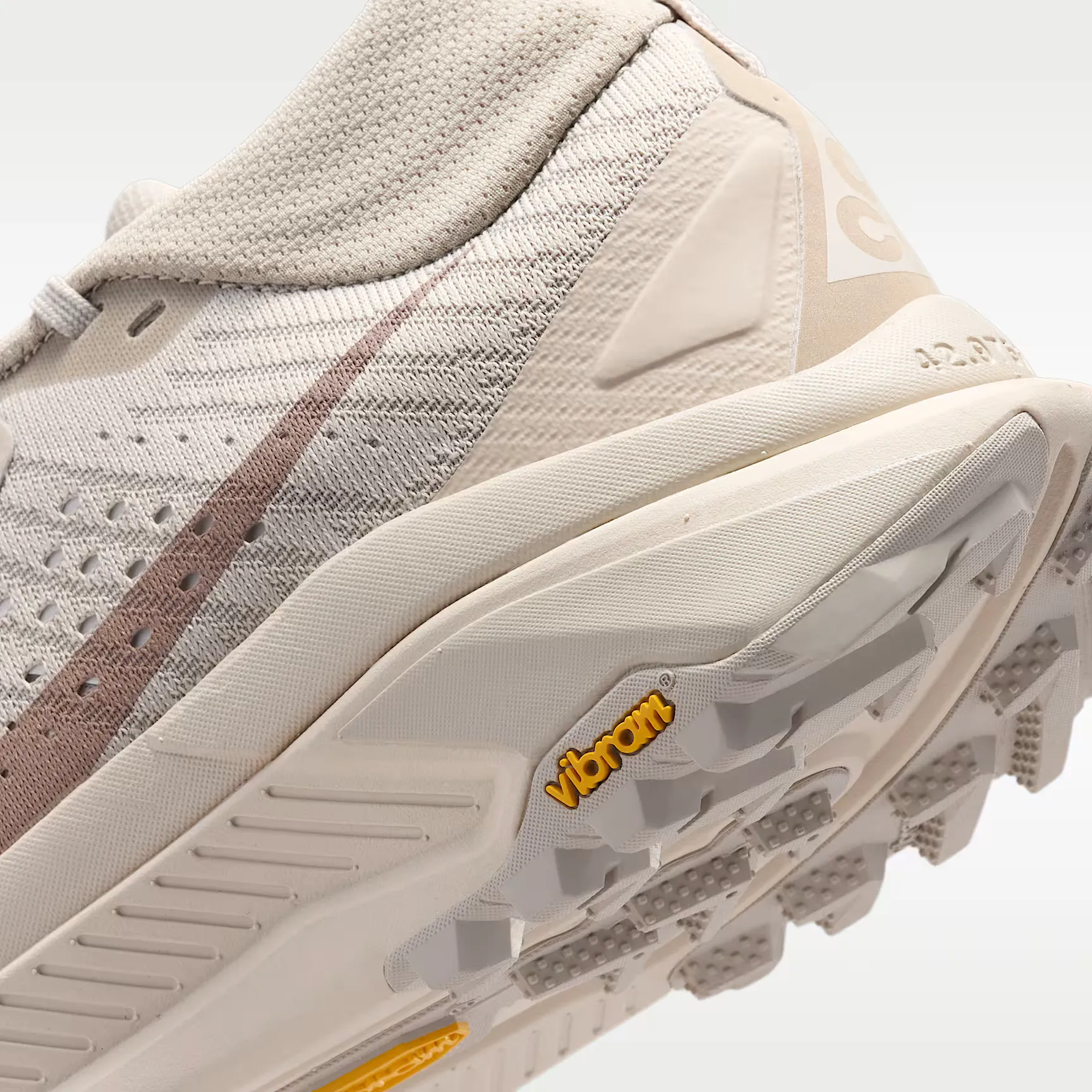 000000_Nike-ACG-Zegama-WMNS_Cream-II_HV8115-200_img7