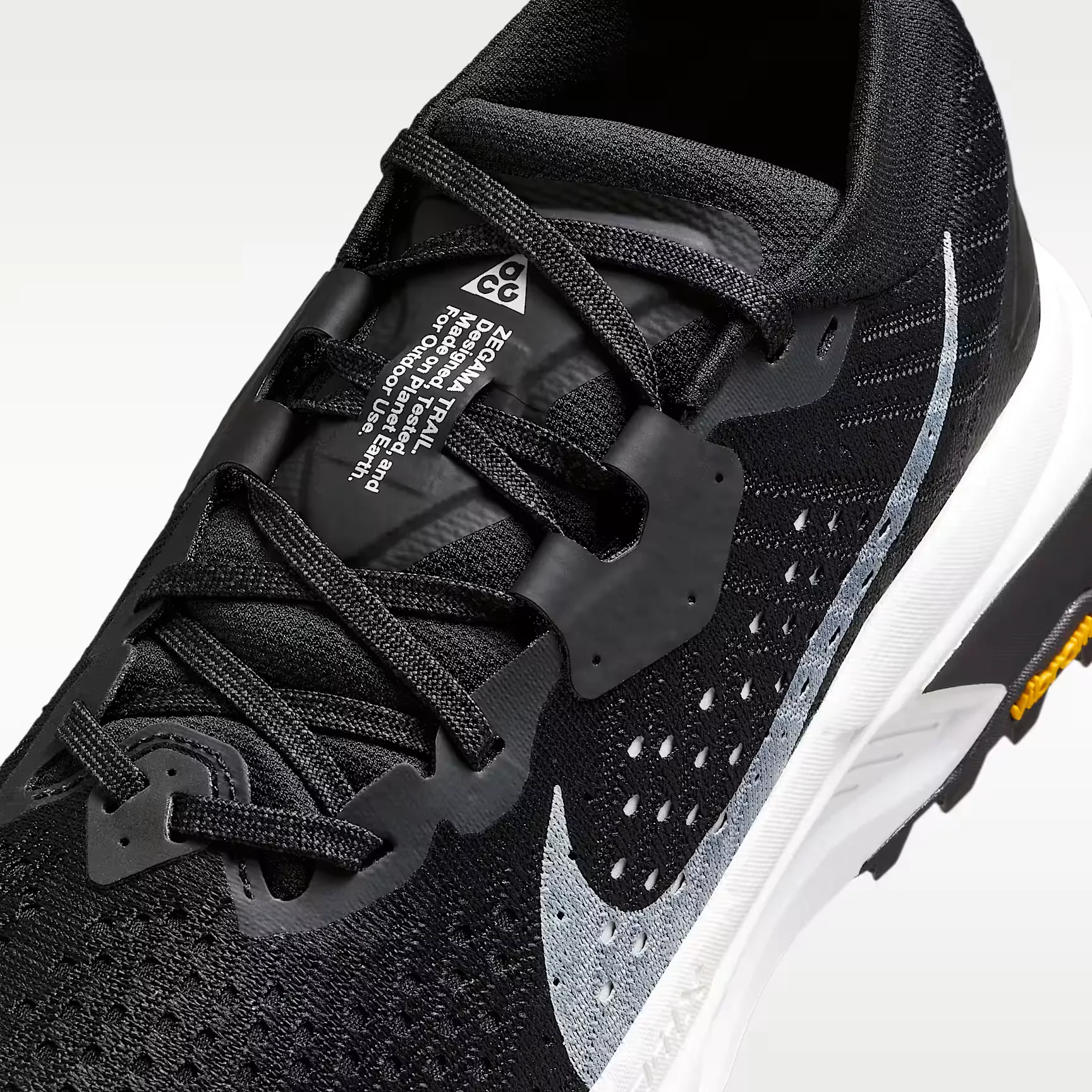 000000_Nike-ACG-Zegama-WMNS_Black-Safety-Orange_HV8115-001_img6