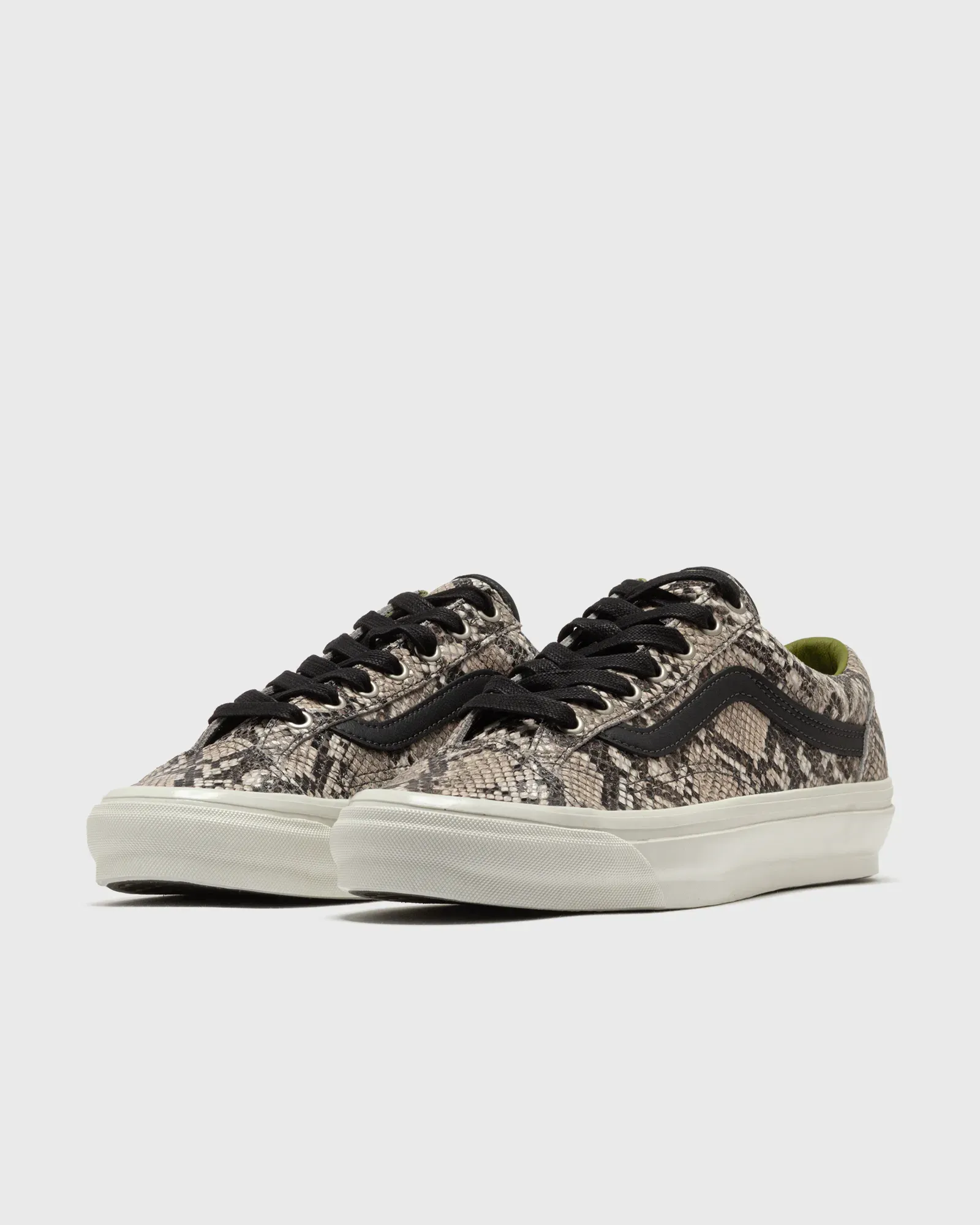 000000_Vans-LX-Old-Skool-36-WMNS_Silver-Python_VN000EHDSLV1_img2