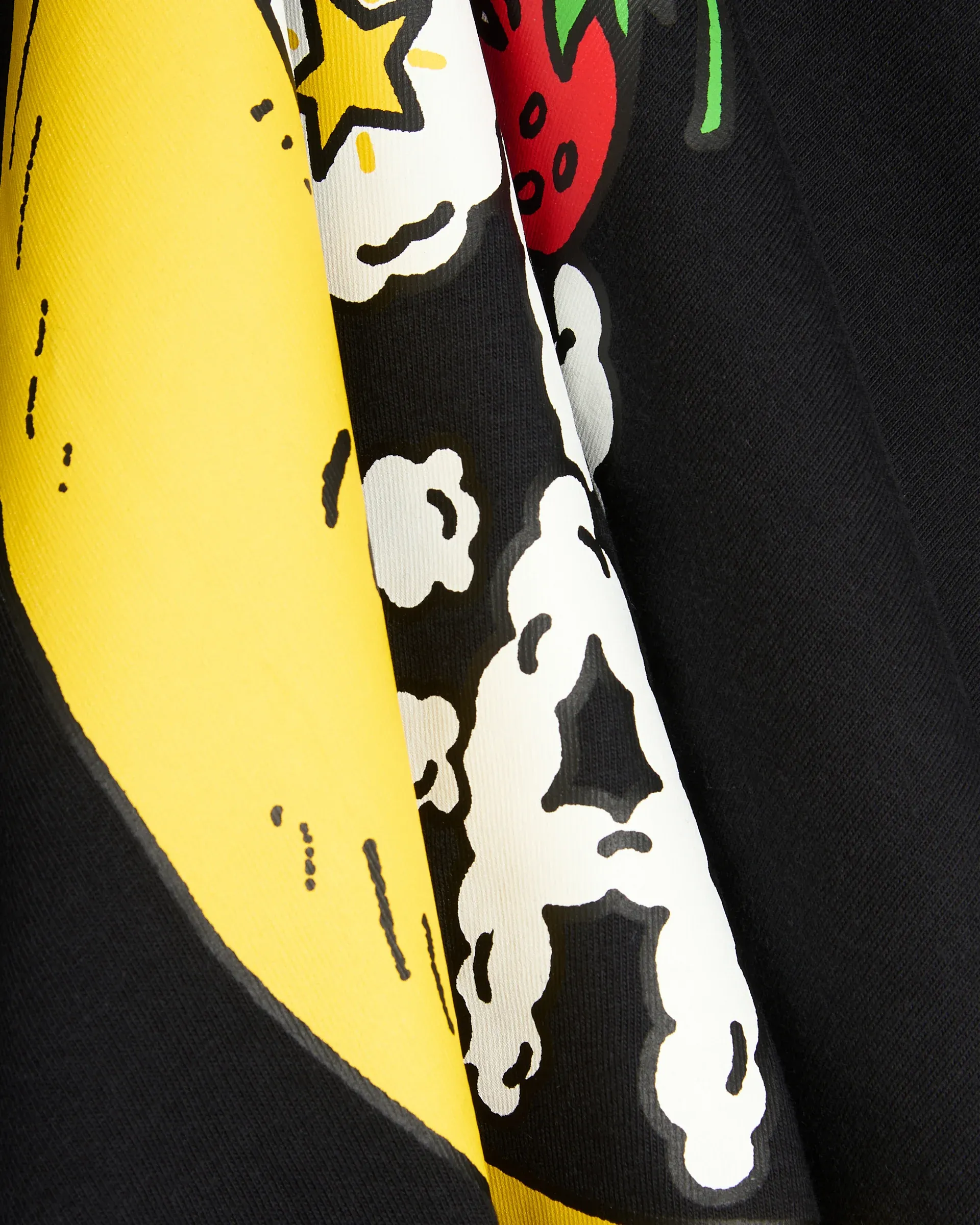 000000_The-North-Face-x-Sky-High-Farm-Relaxed-Graphic-T-Shirt_Black_NF0A8HHPJK31_img3