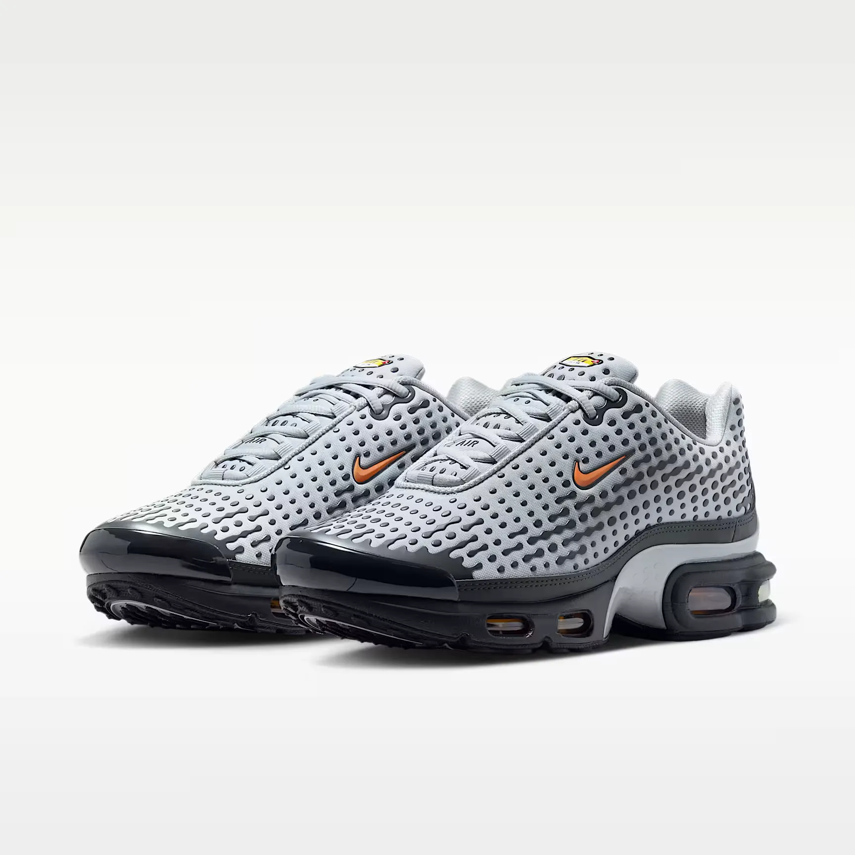 000000_Nike-Air-Max-Plus-VII_Smoke-Grey-Hot-Curry_HQ2197-003_img4