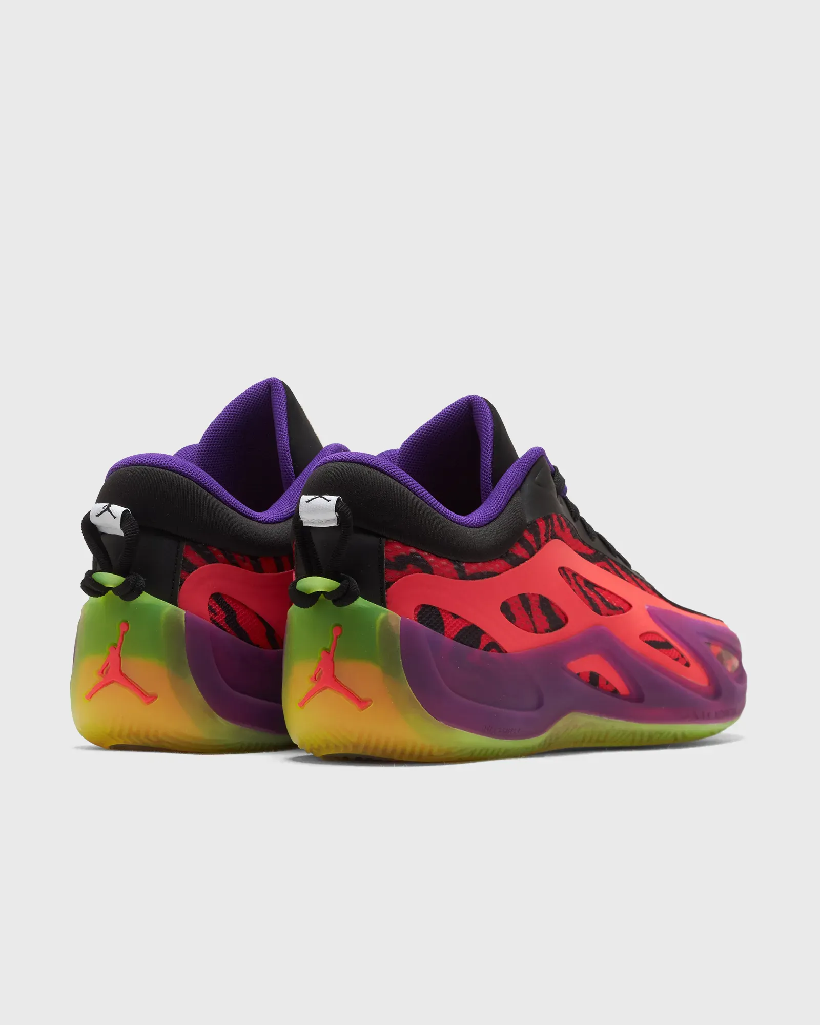 000000_Jordan-Heir-Series-2-WMNS_Oh-Sheila_II0568-600_img3