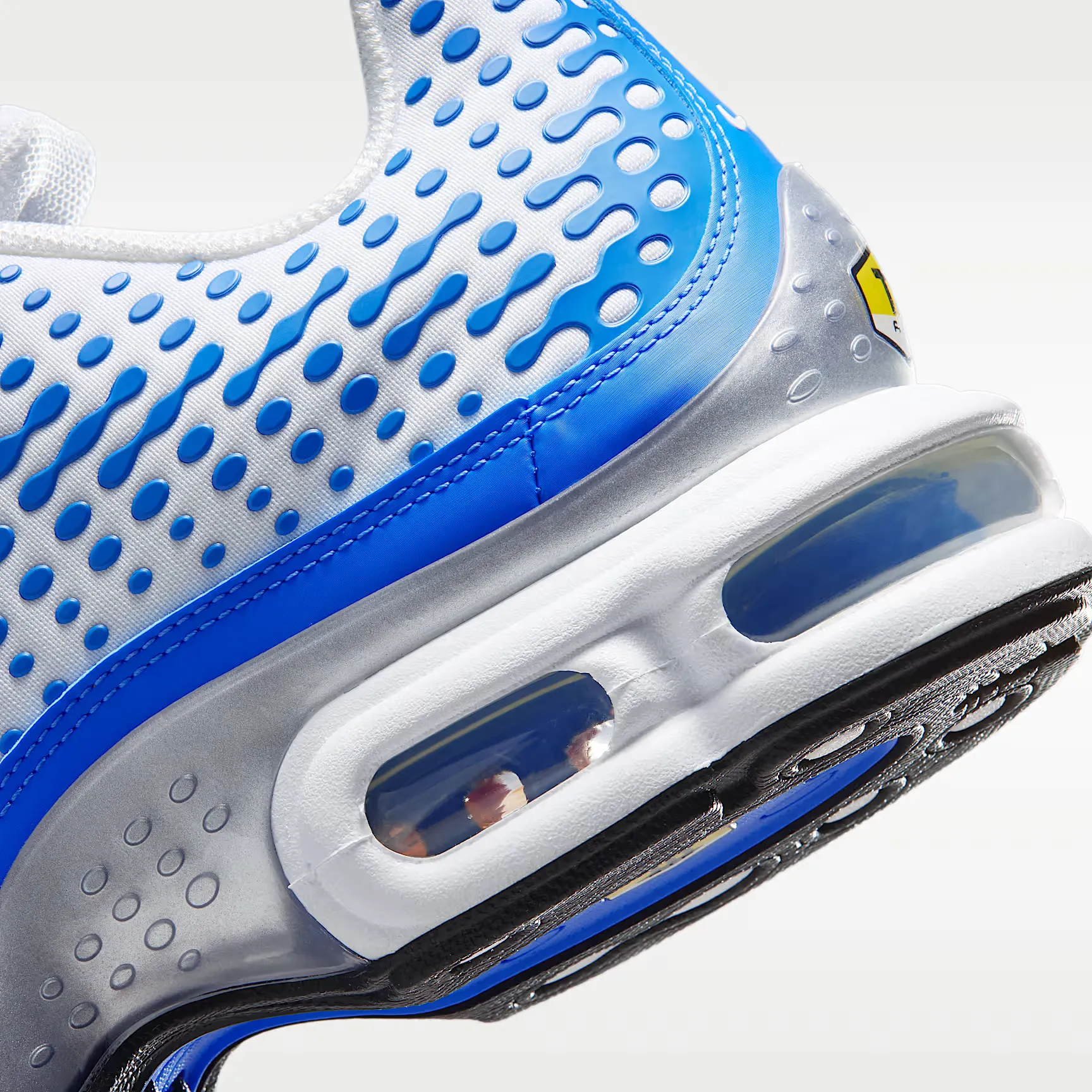 000000_Nike-Air-Max-Plus-VII_Blue-Crystal_HQ2197-101_img7