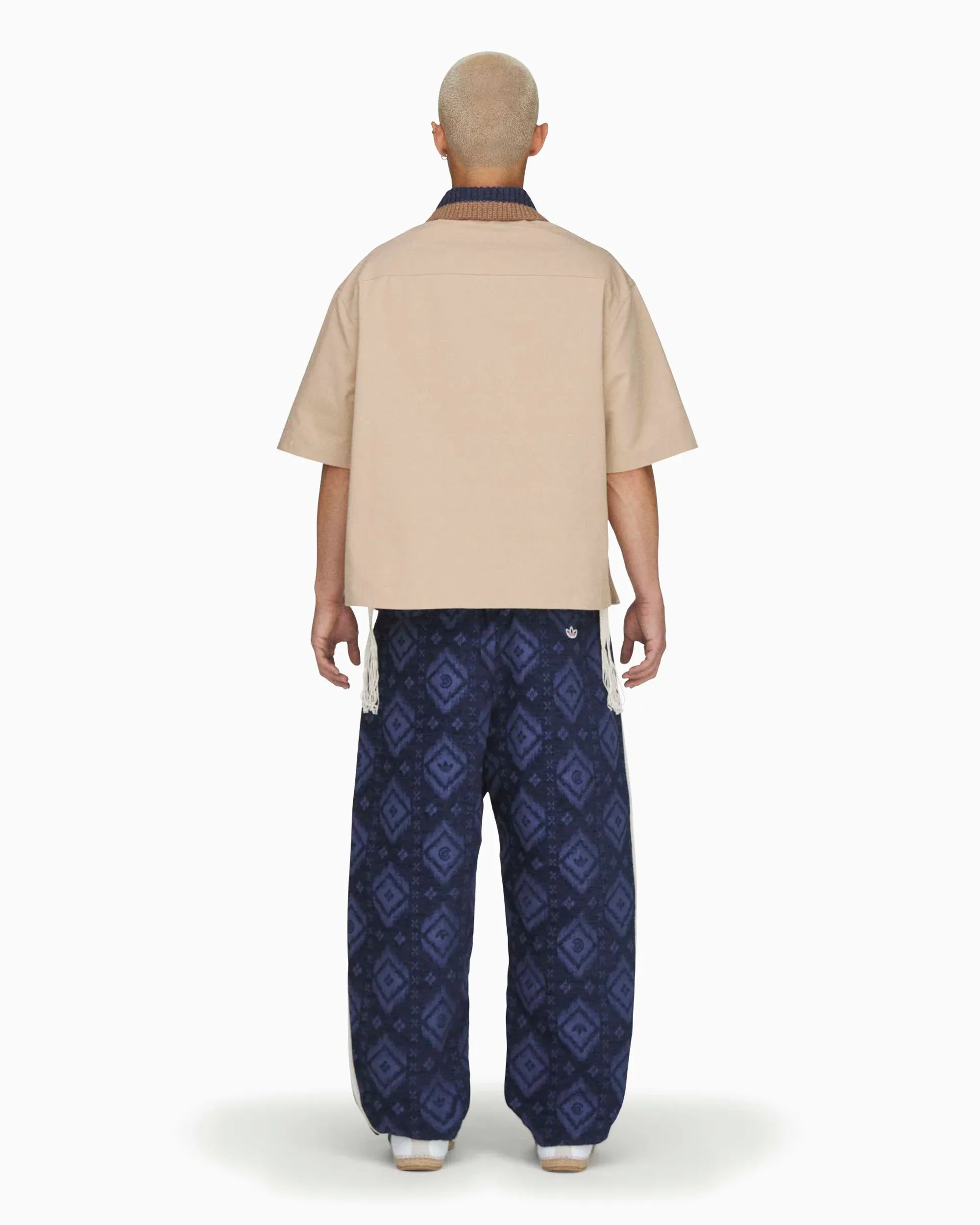 000000_adidas-Originals-x-CLOT-Ikat-Relaxed-Sweatpants_Navy-Blue_KE7067_img5