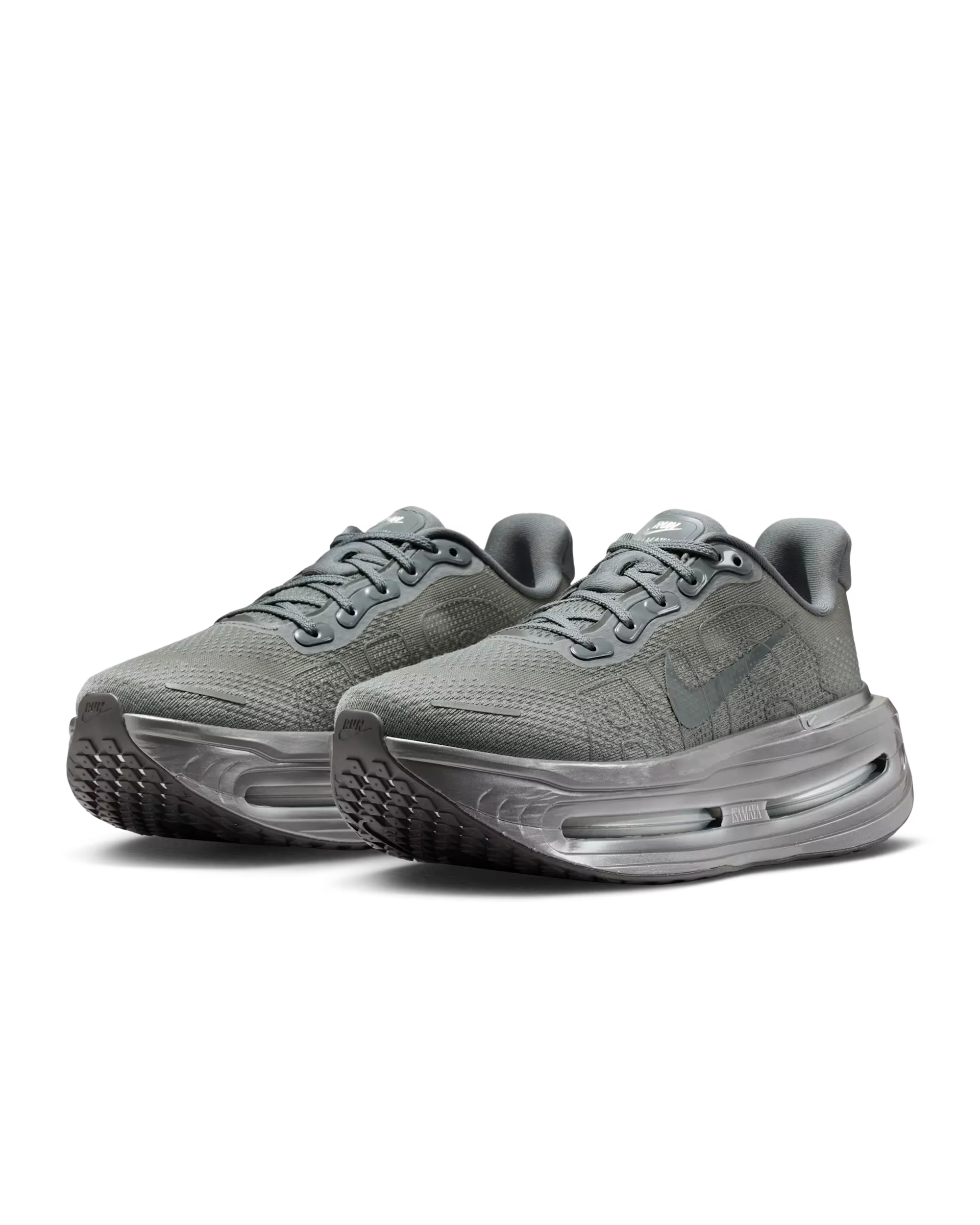 000000_Isamaya-Ffrench-x-Nike-Vomero-Premium-WMNS_Smoke-Grey_IR1988-084_img5