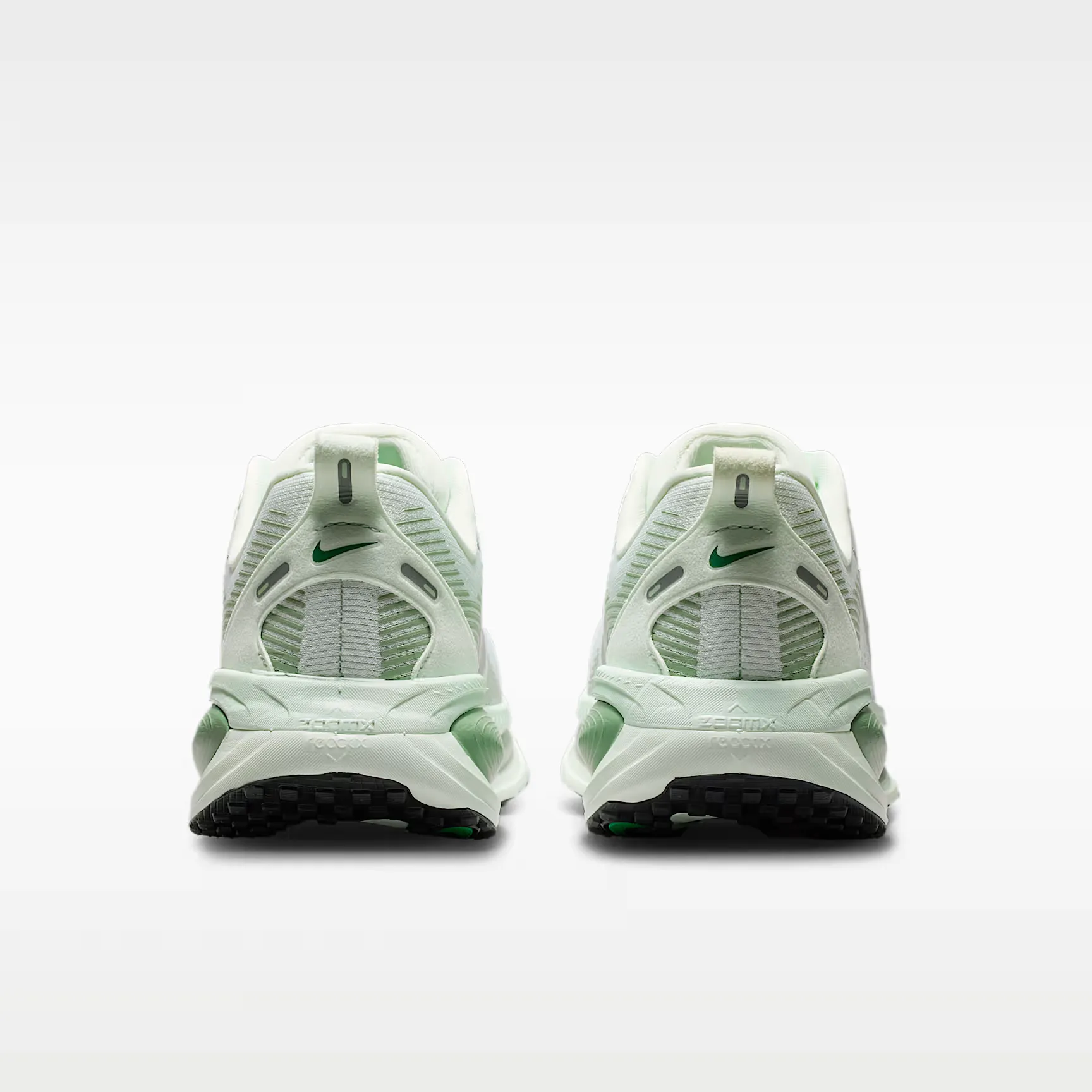 000000_Nike-Vomero-18-WMNS_Barely-Green-Metallic-Silver_HM6804-300_img5