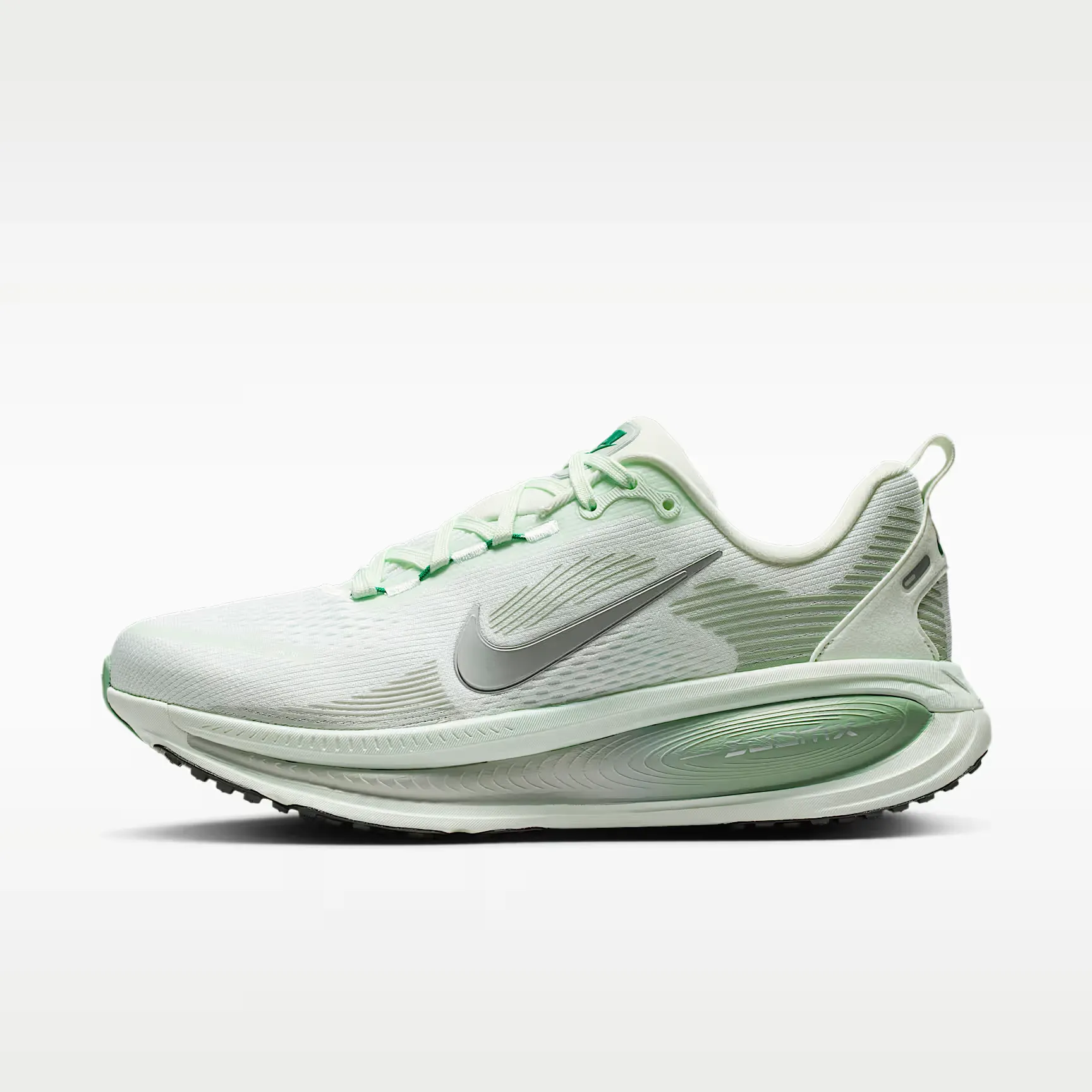 000000_Nike-Vomero-18-WMNS_Barely-Green-Metallic-Silver_HM6804-300_img0