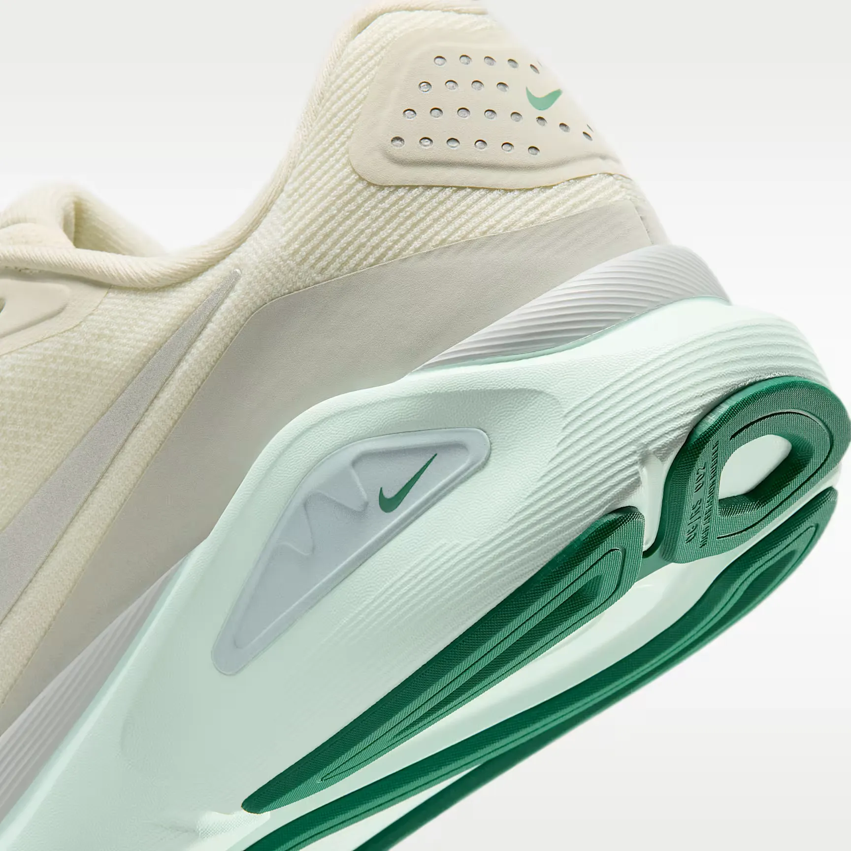 000000_Nike-Structure-26-WMNS_Sea-Glass-Silver_HJ1101-008_img7