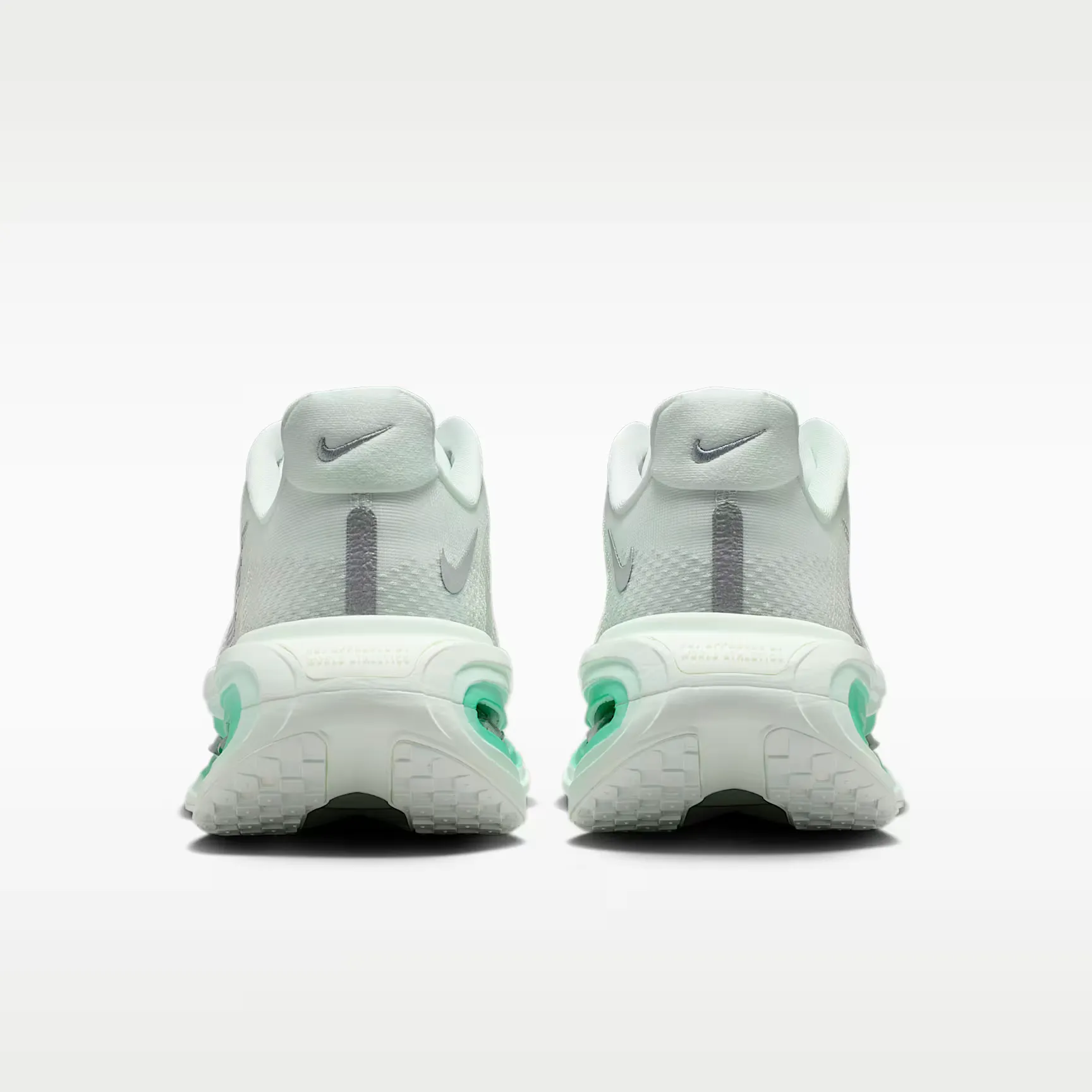 000000_Nike-Vomero-Premium-WMNS_Barely-Green_HM5973-300_img5