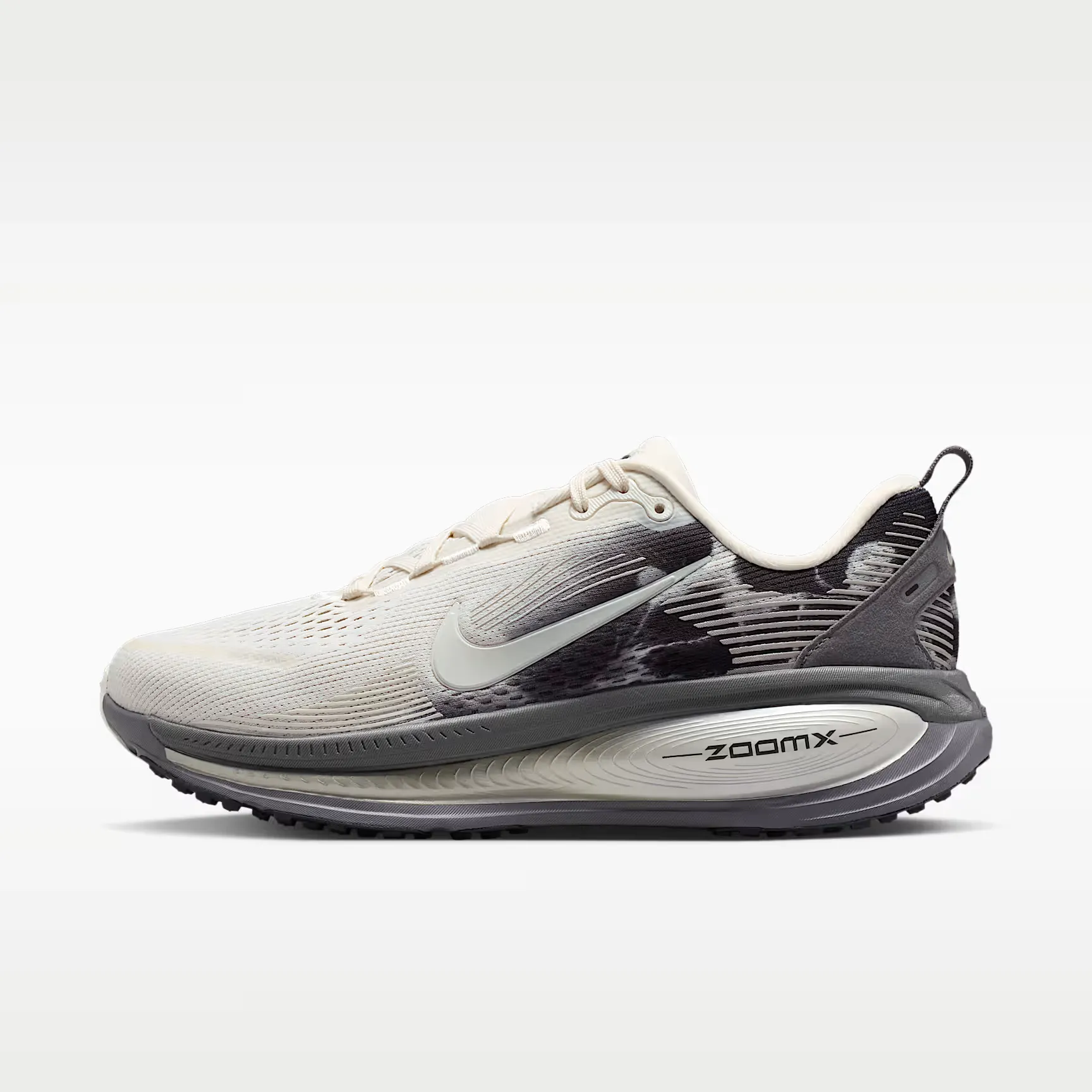 000000_Nike-Vomero-18-SE-WMNS_Phantom-Anthracite_IF4463-002_img0