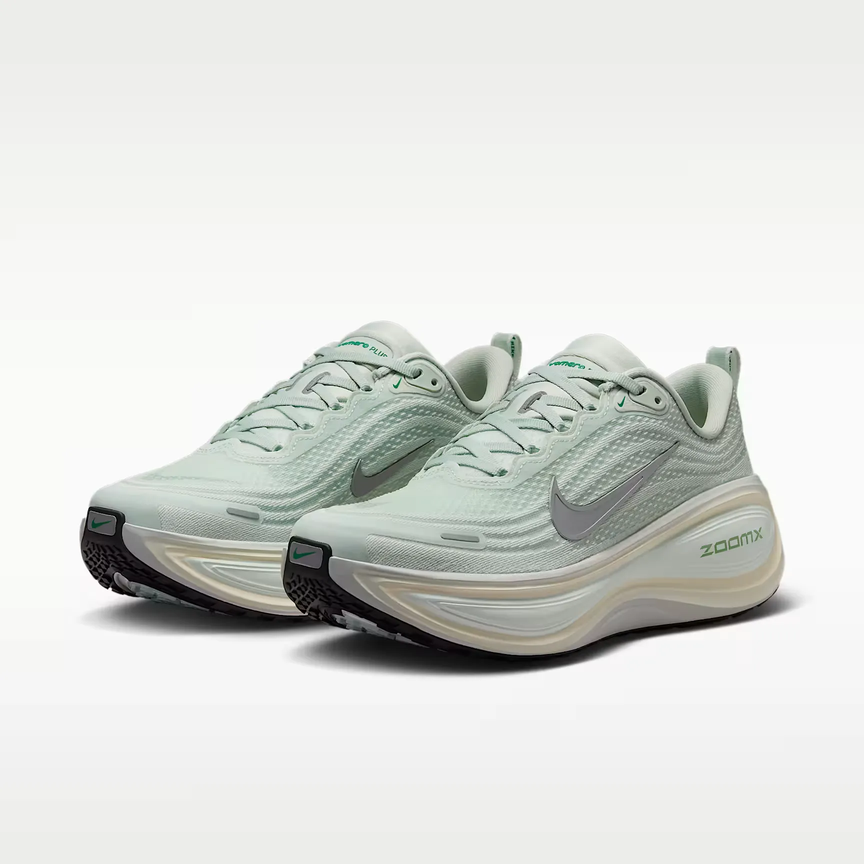 000000_Nike-Vomero-Plus-WMNS_Light-Silver-Barely-Green_HV8154-004_img4