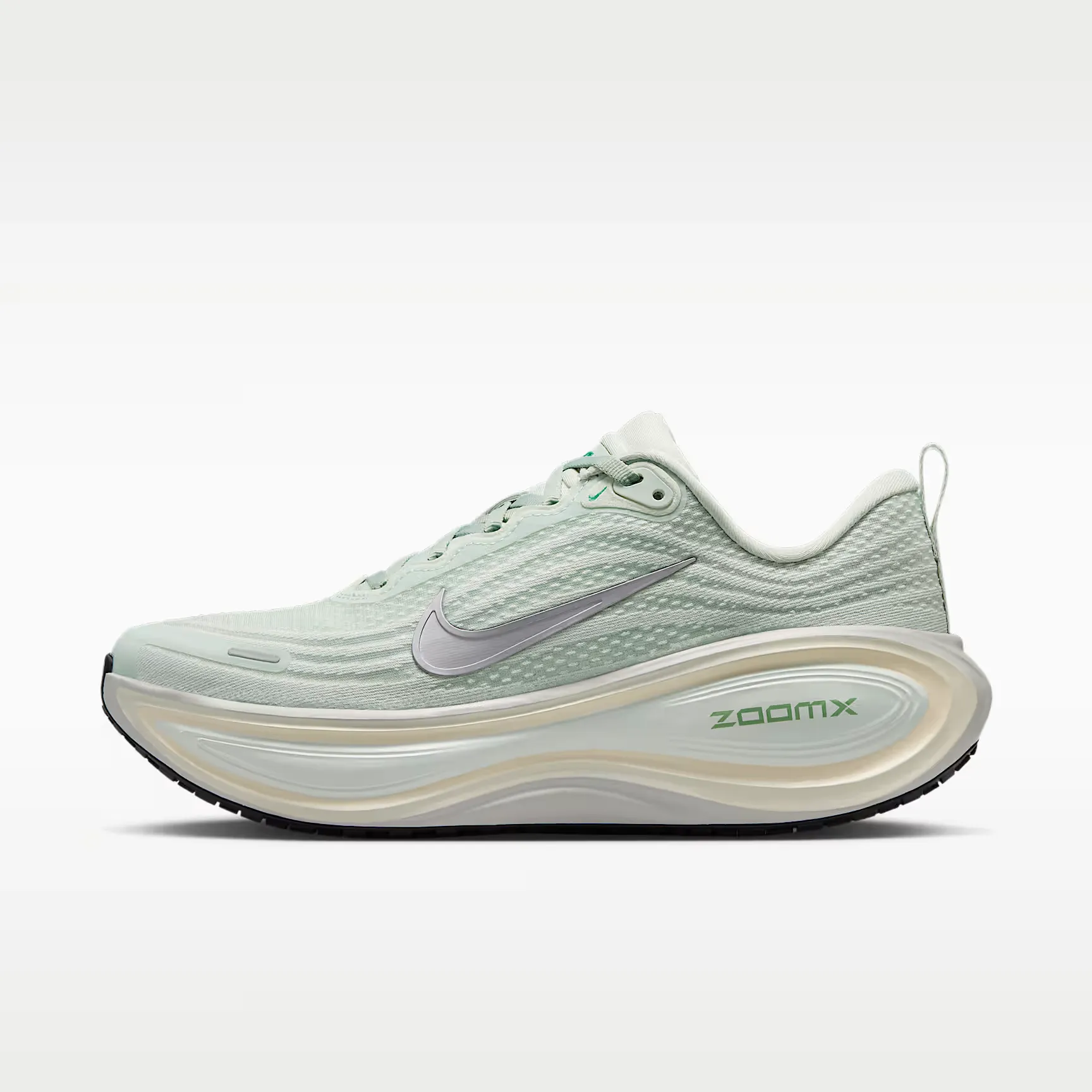 000000_Nike-Vomero-Plus-WMNS_Light-Silver-Barely-Green_HV8154-004_img0