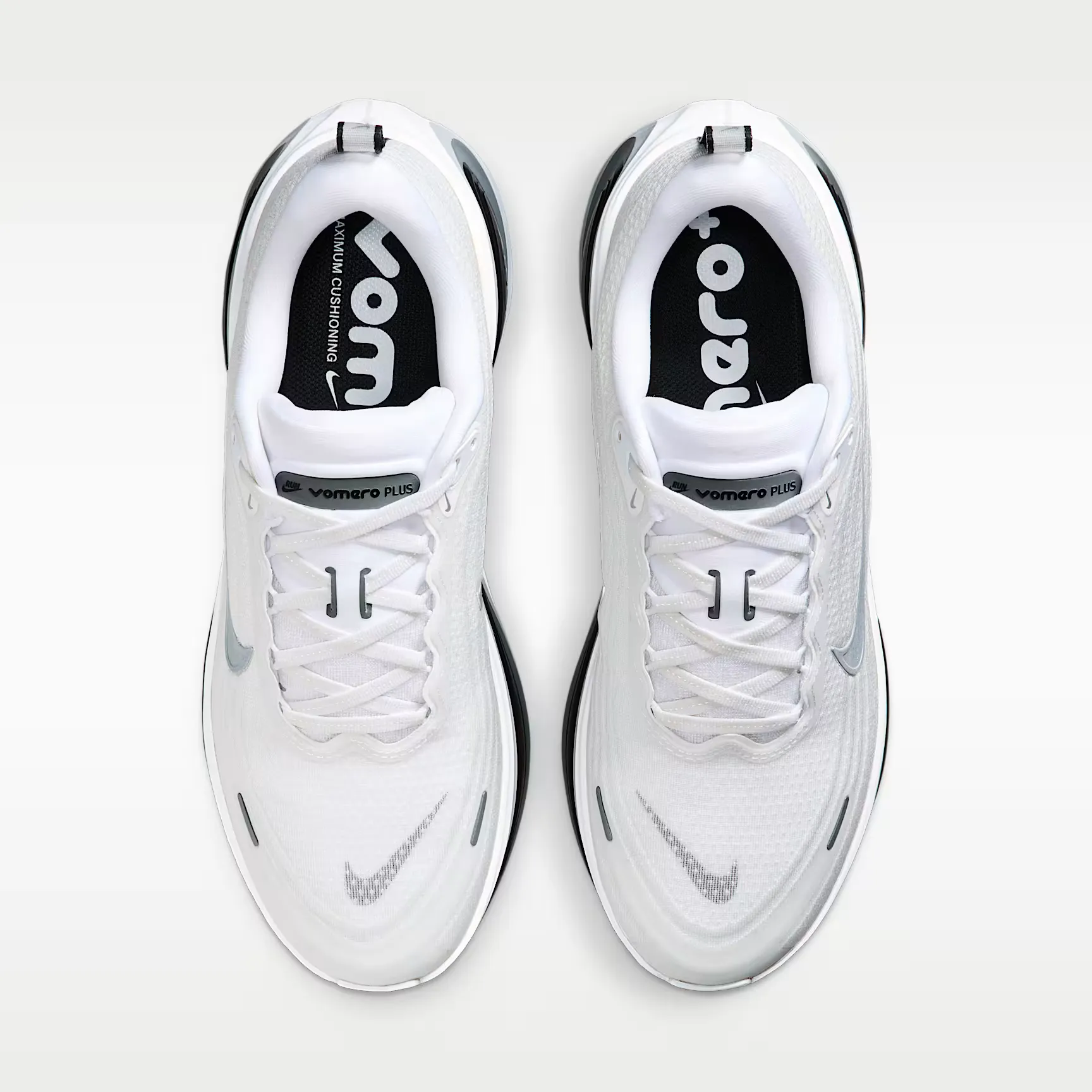 000000_Nike-Vomero-Plus_White-Metallic-Silver_II7181-102_img3