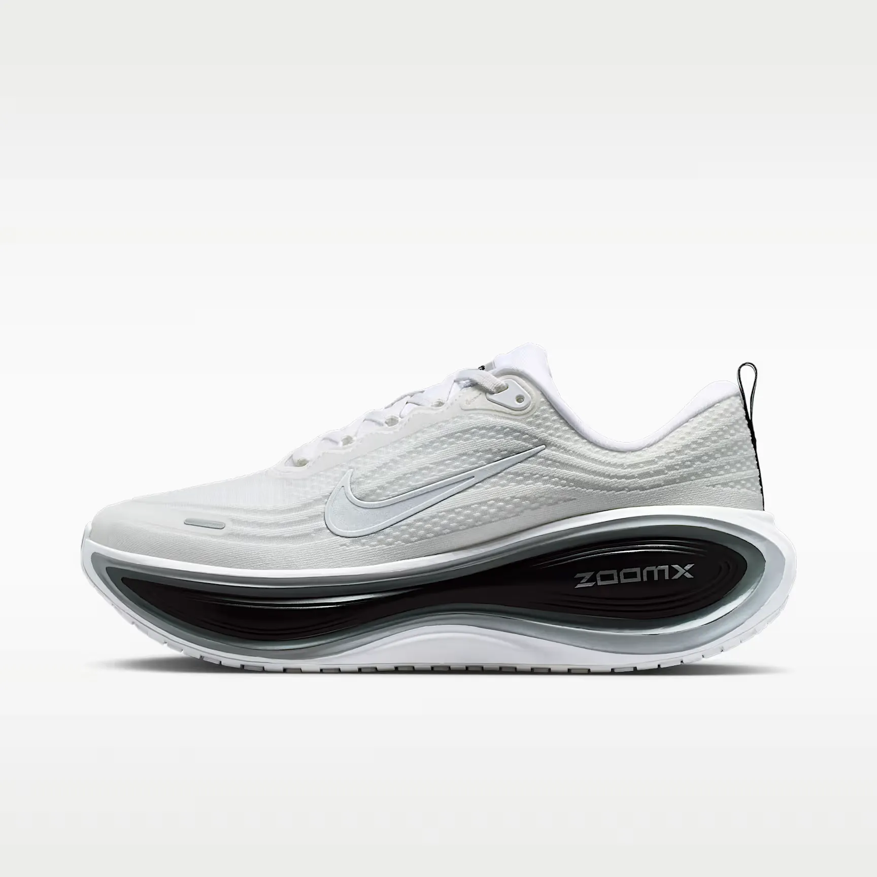 000000_Nike-Vomero-Plus_White-Metallic-Silver_II7181-102_img0