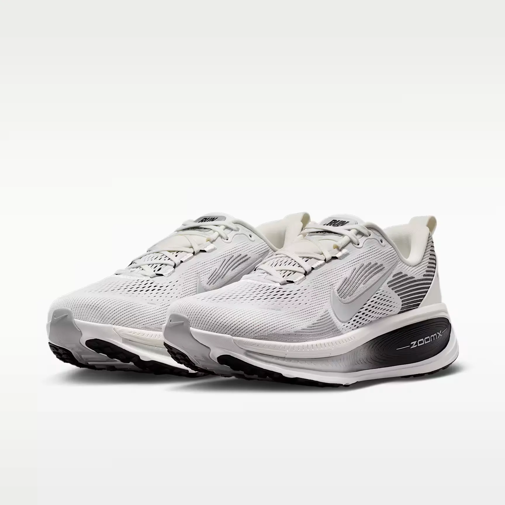 000000_Nike-Vomero-18_Summit-White-Black_II7189-100_img4