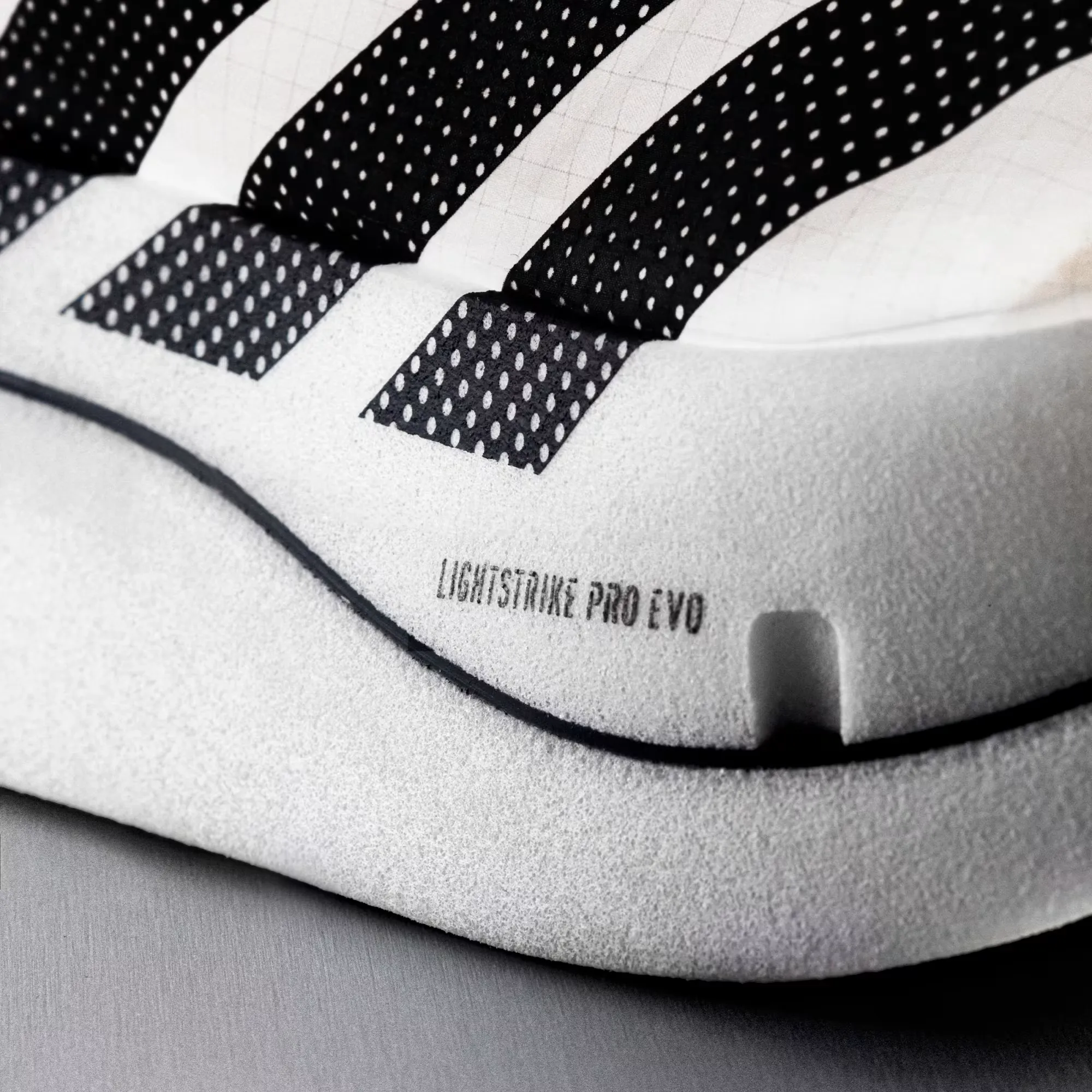 000000_adidas-Adizero-Adios-Pro-Evo-3_Cloud-White-Core-Black-Solar-Turbo_KH7678_img5