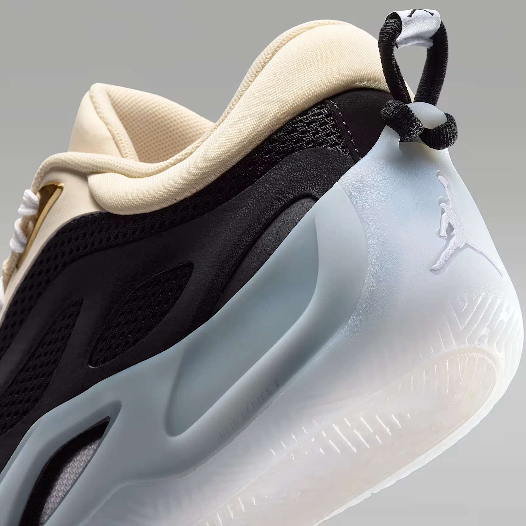 000000_Jordan-Heir-Series-2-WMNS_Precious-Medal_IR3504-200_img7