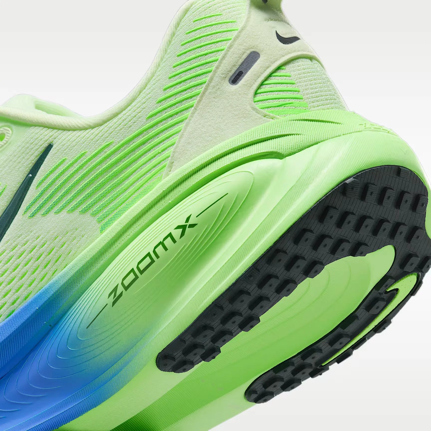 000000_Nike-Vomero-18_White-Volt-Tint_HM6803-111_img7