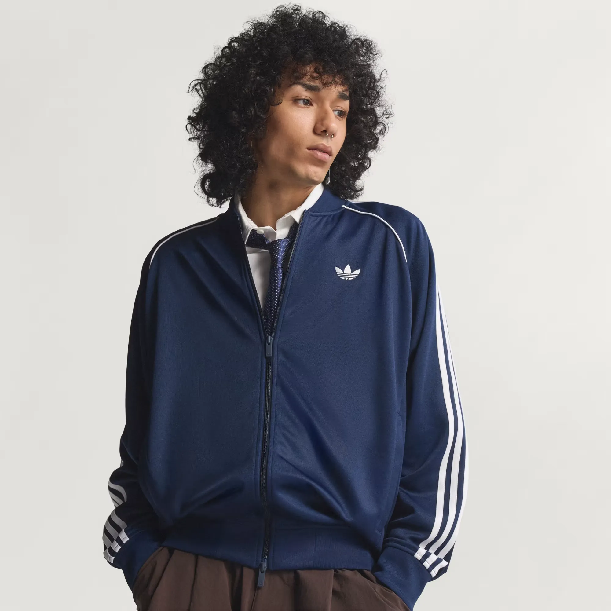 000000_adidas-Adicolor-Classics-SST-Loose-Track-Jacket_Night-Indigo_KE0811_img0