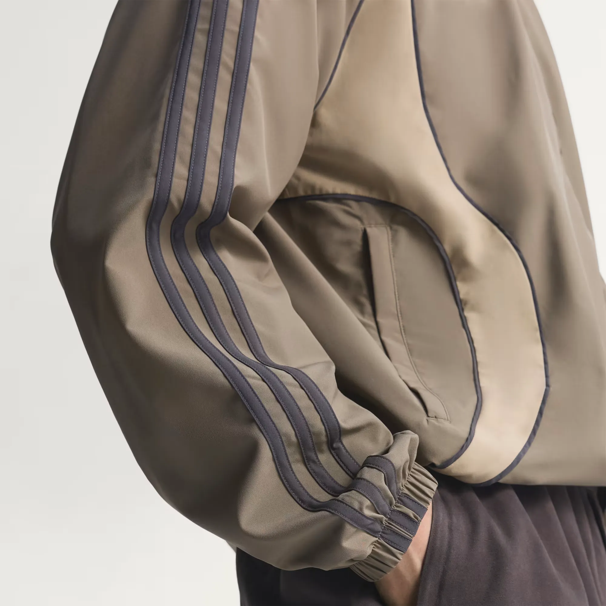 000000_adidas-Teamgeist-Adicolor-Track-Jacket_Blanch-Brown_KD5860_img8