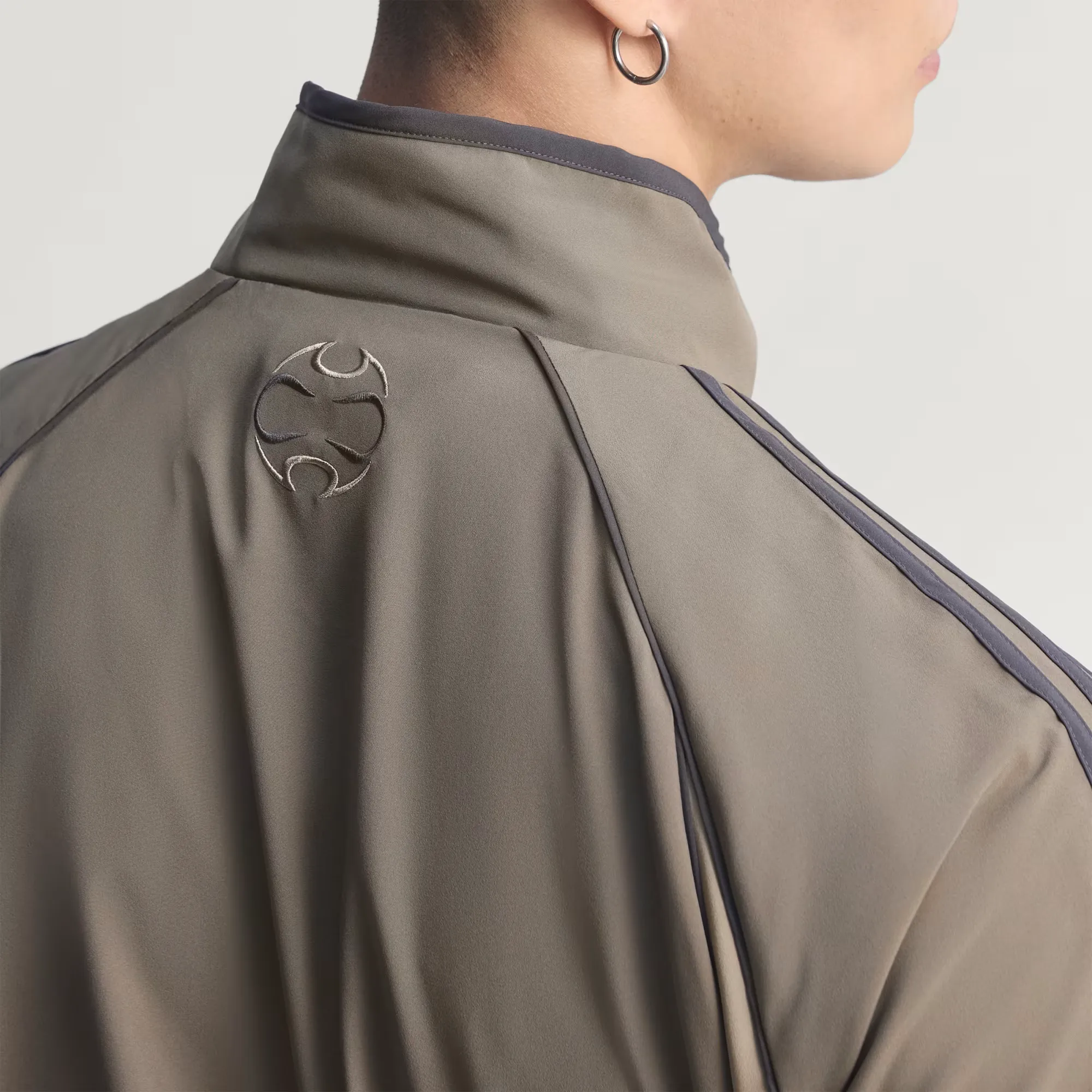 000000_adidas-Teamgeist-Adicolor-Track-Jacket_Blanch-Brown_KD5860_img9