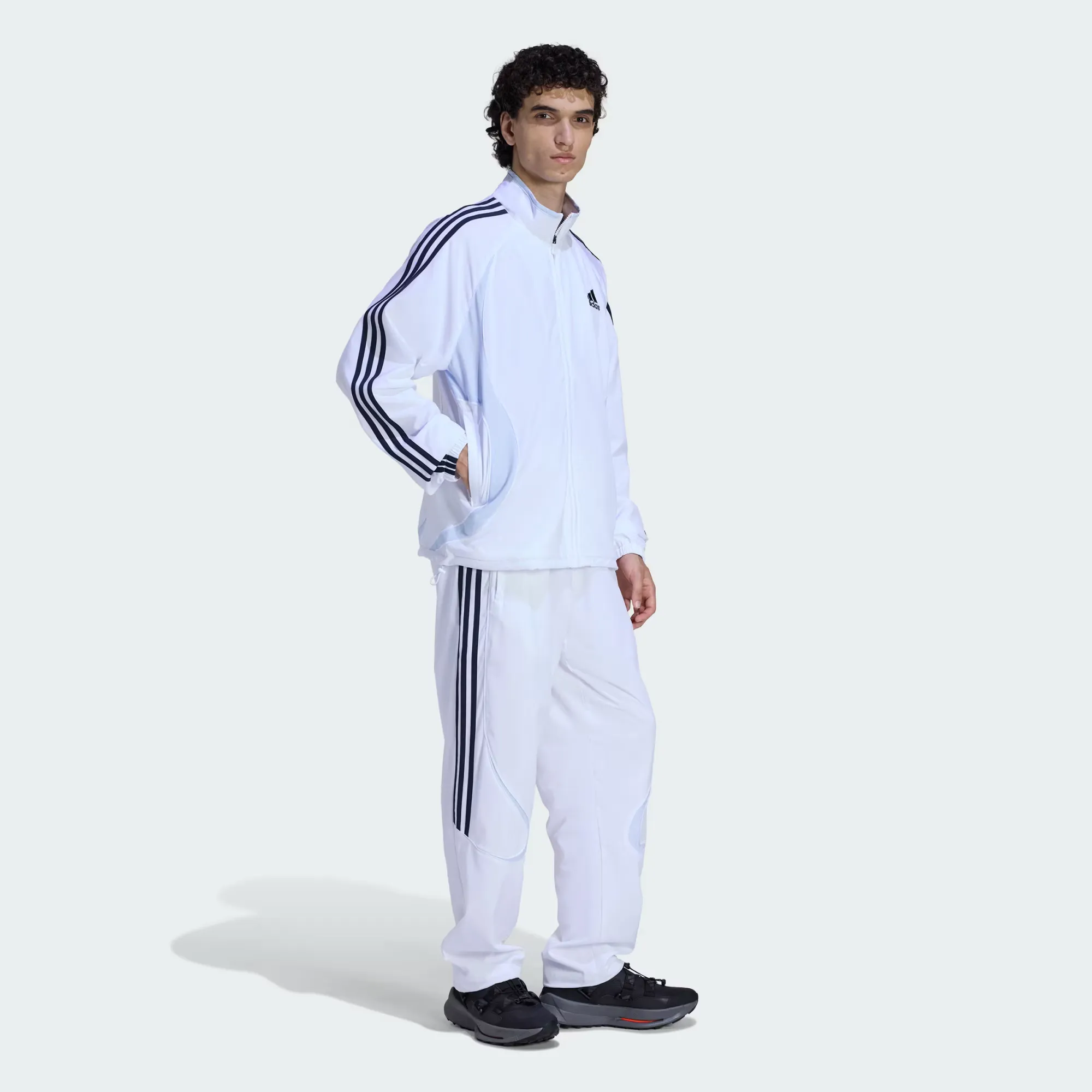 000000_adidas-Teamgeist-Adicolor-Track-Jacket_White-Navy_KD5857_img2