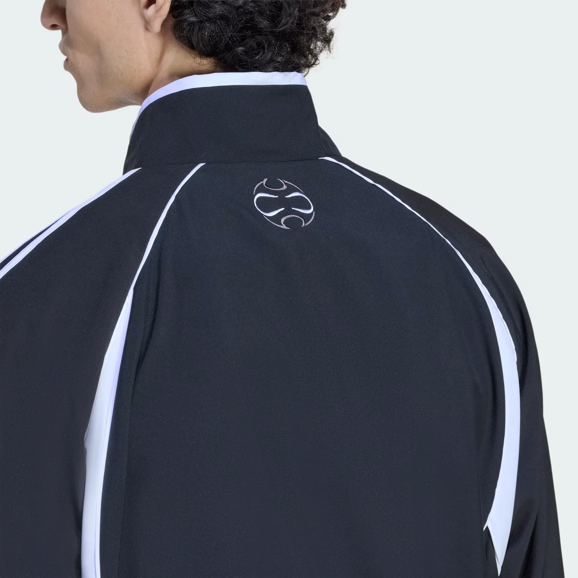 000000_adidas-Teamgeist-Adicolor-Track-Jacket_Black_KD5858_img5